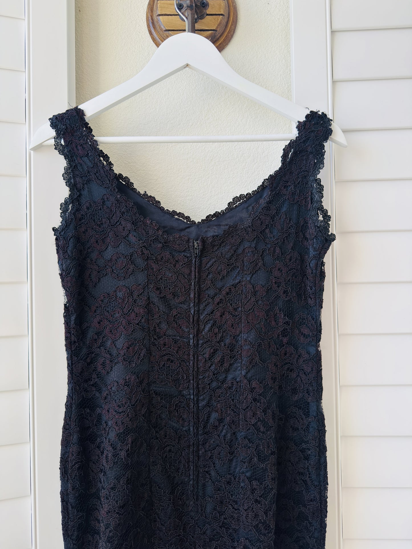 Moda International Vintage Black & Burgundy Lace Sleeveless Midi Dress - Size 8