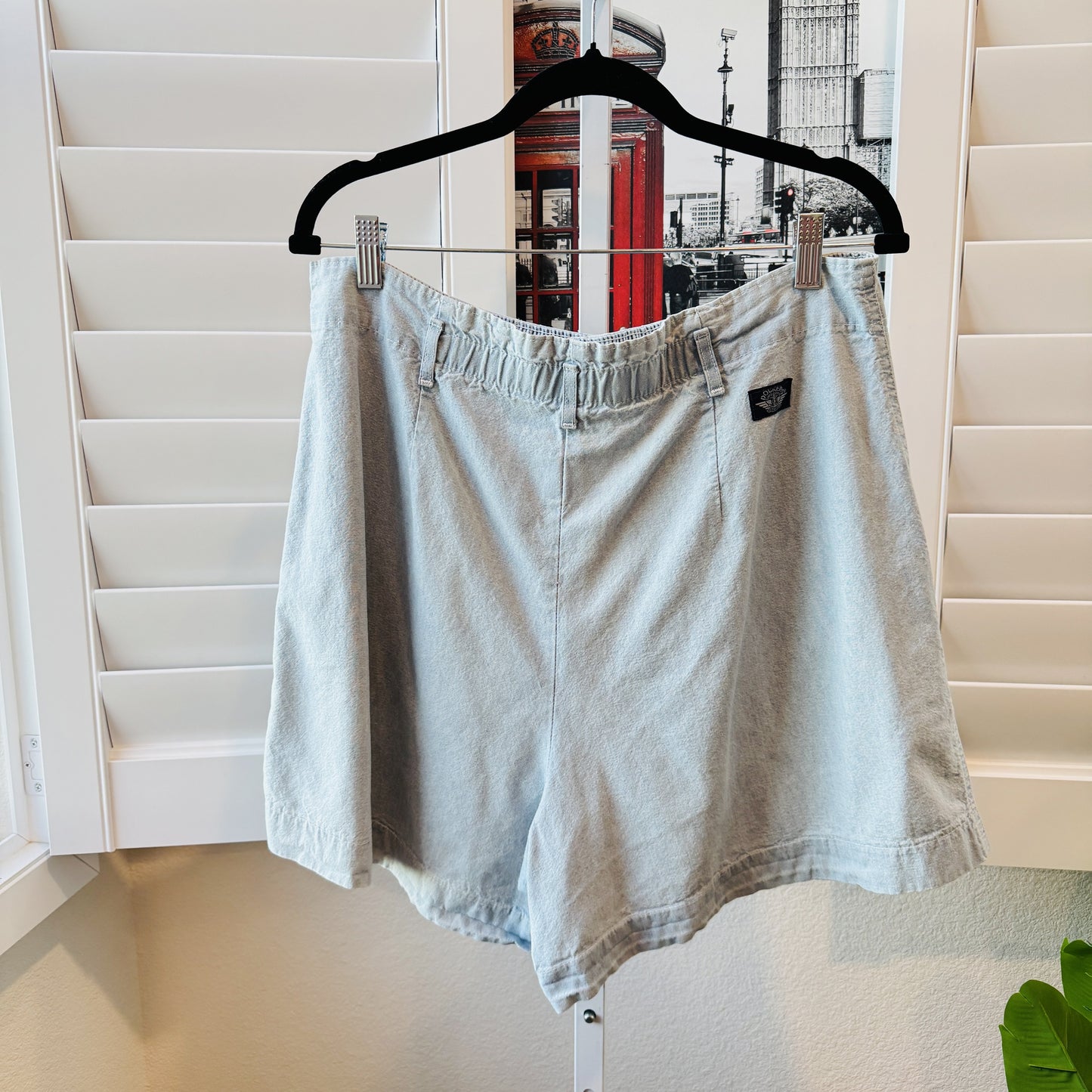 Dockers Women's Light Wash Pleated High-Waist Denim Shorts - Size 18
