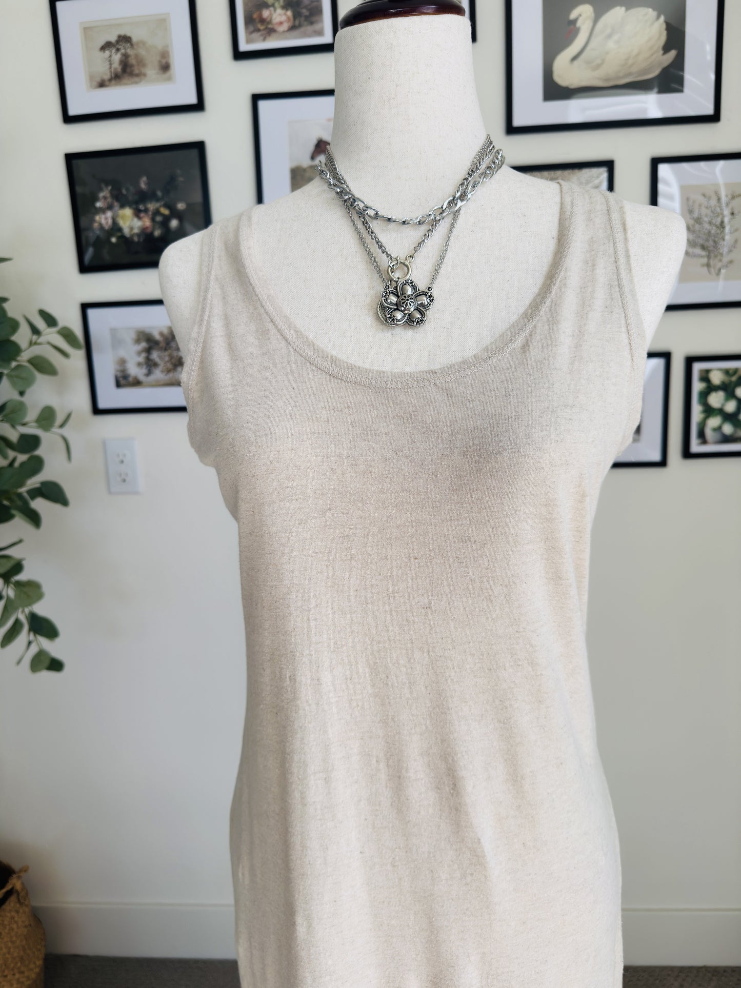 Gap Favorite Long Sleeve Scoop Neck Tee in White Size M