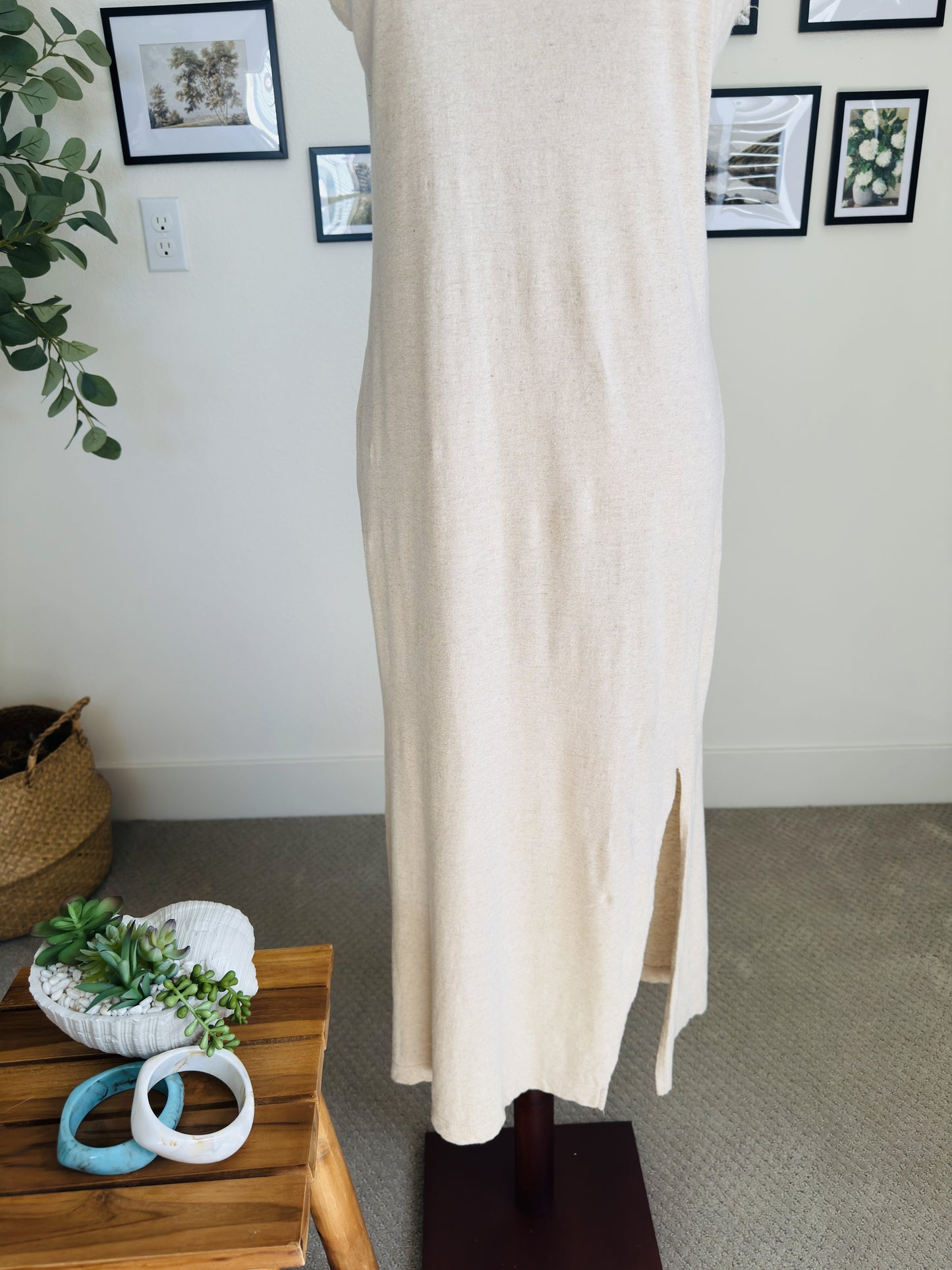 Gap Favorite Long Sleeve Scoop Neck Tee in White Size M