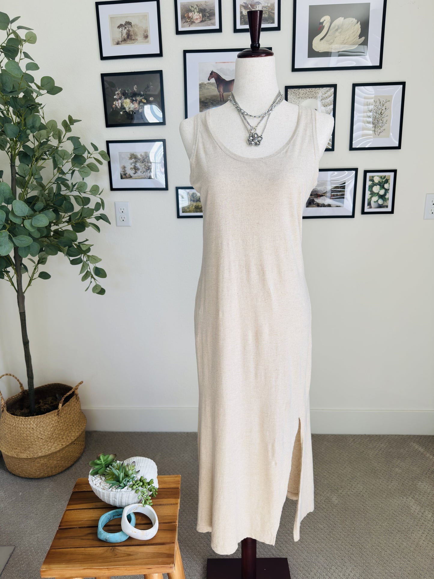 Gap Favorite Long Sleeve Scoop Neck Tee in White Size M