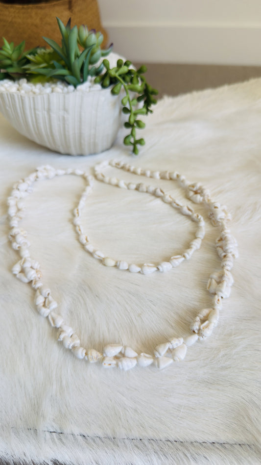 Vintage Natural White Sea Shell Strand Necklace