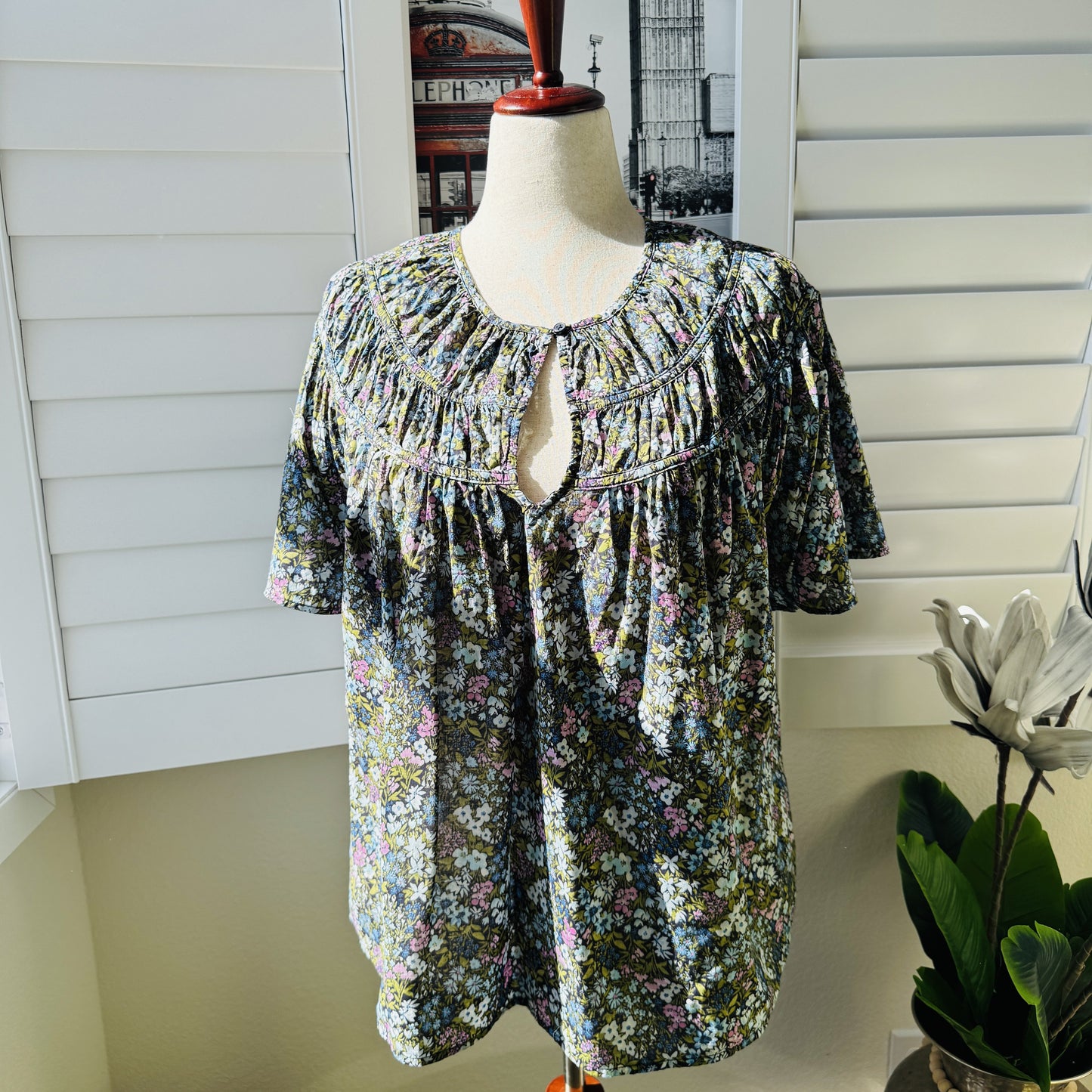 Old Navy Floral Gathered Yoke Keyhole Blouse 2X