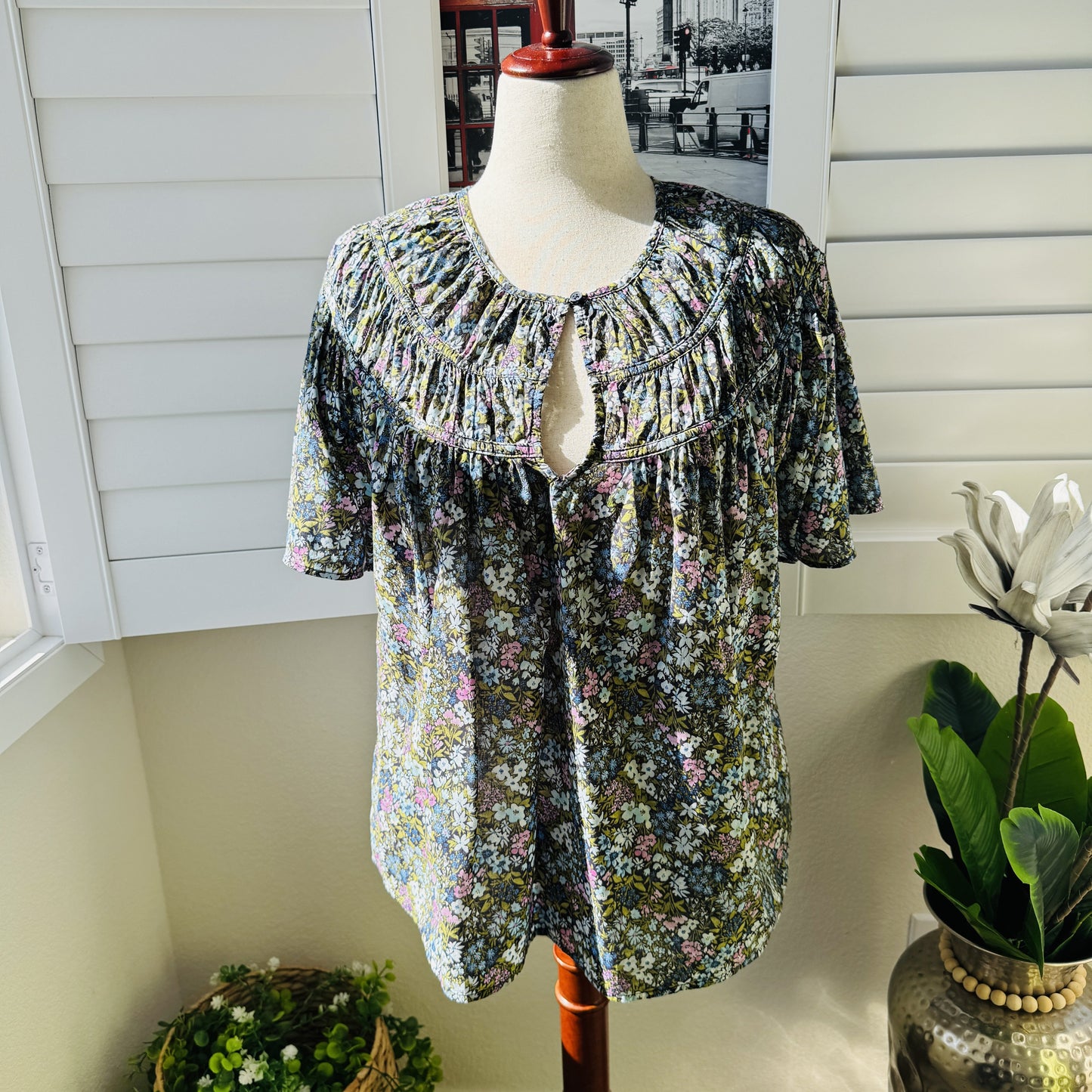 Old Navy Floral Gathered Yoke Keyhole Blouse 2X