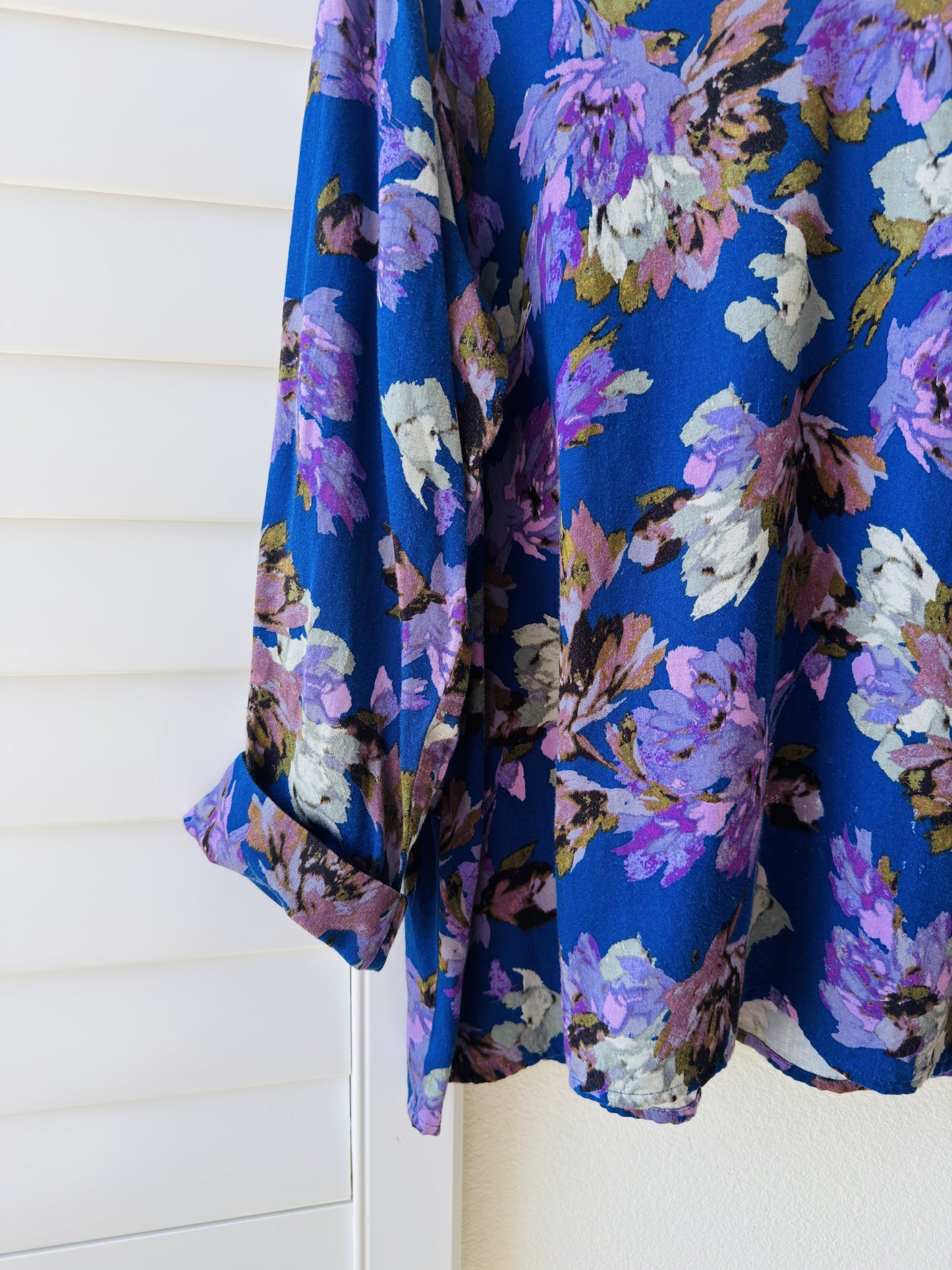 J.Jill Blue Floral V-Neck Rayon Cotton Blouse - Size XL