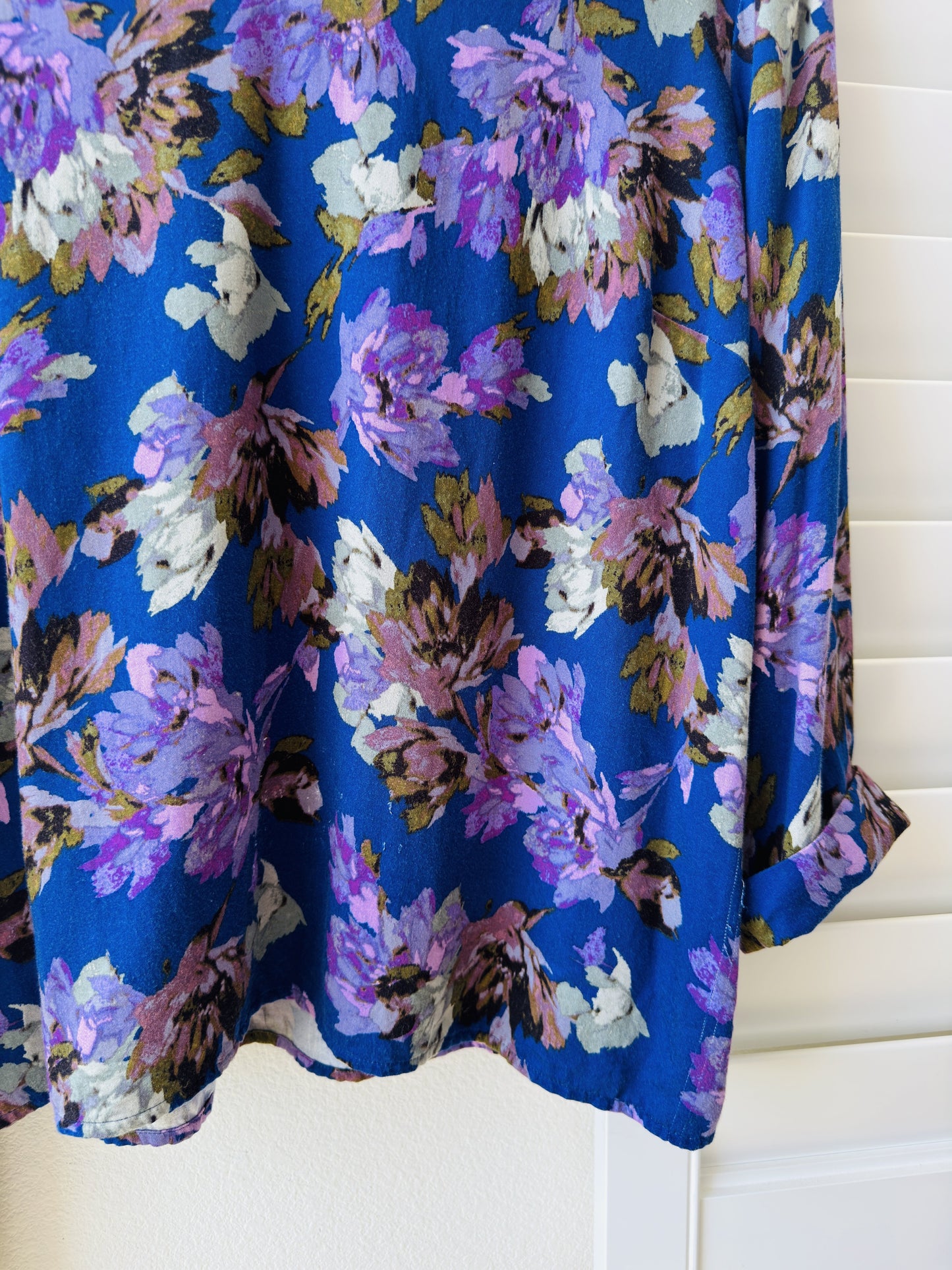J.Jill Blue Floral V-Neck Blouse - Size XL