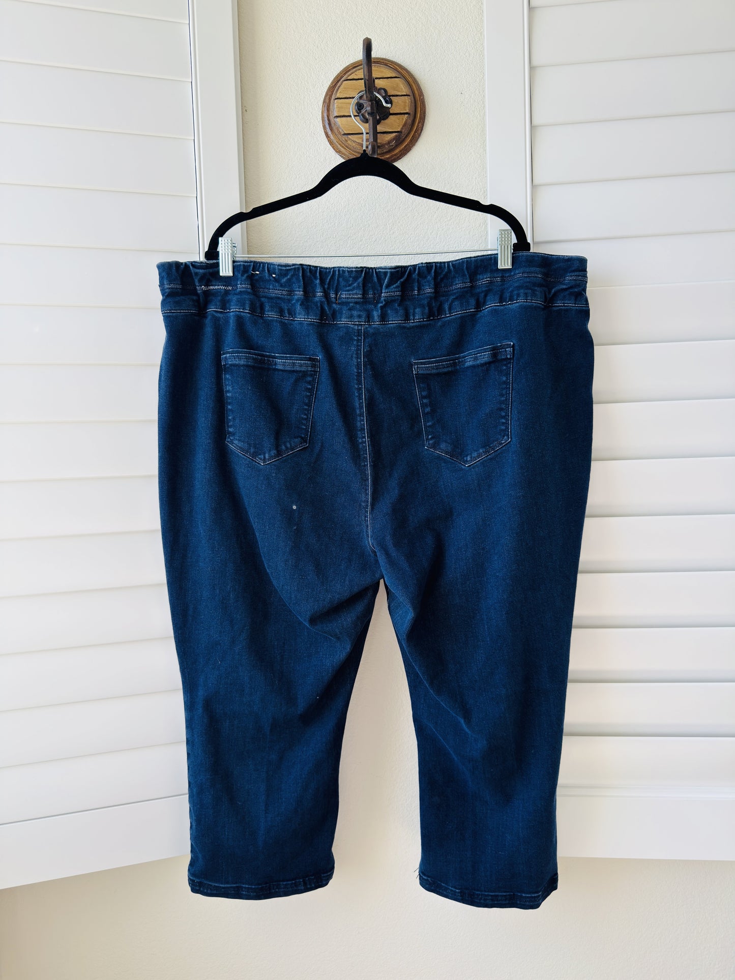 Avenue Denim Dark Wash Pull-On Crop Jeans - Size 26