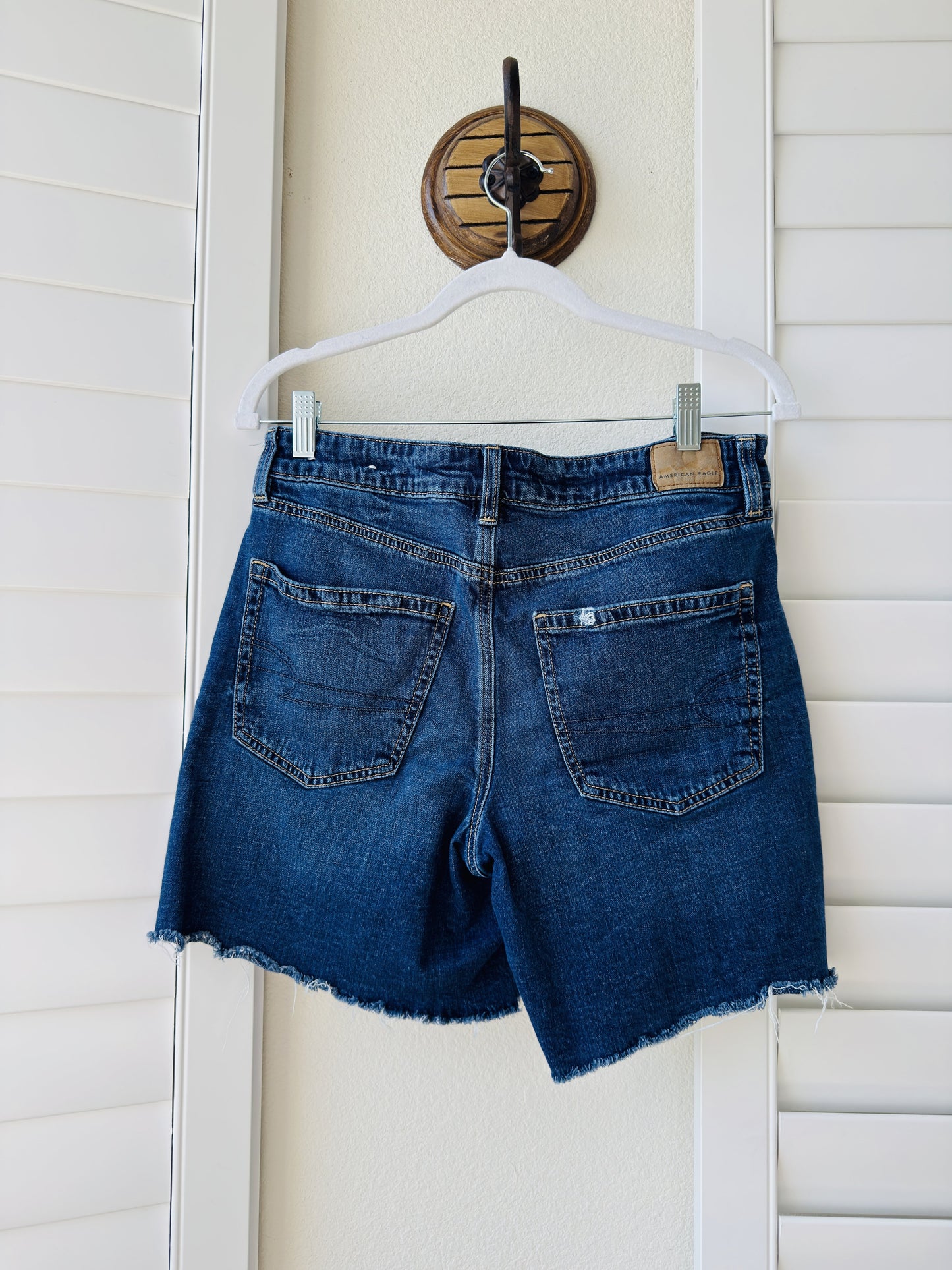 American Eagle Stretch Raw Hem Denim Bermuda Shorts Size 4