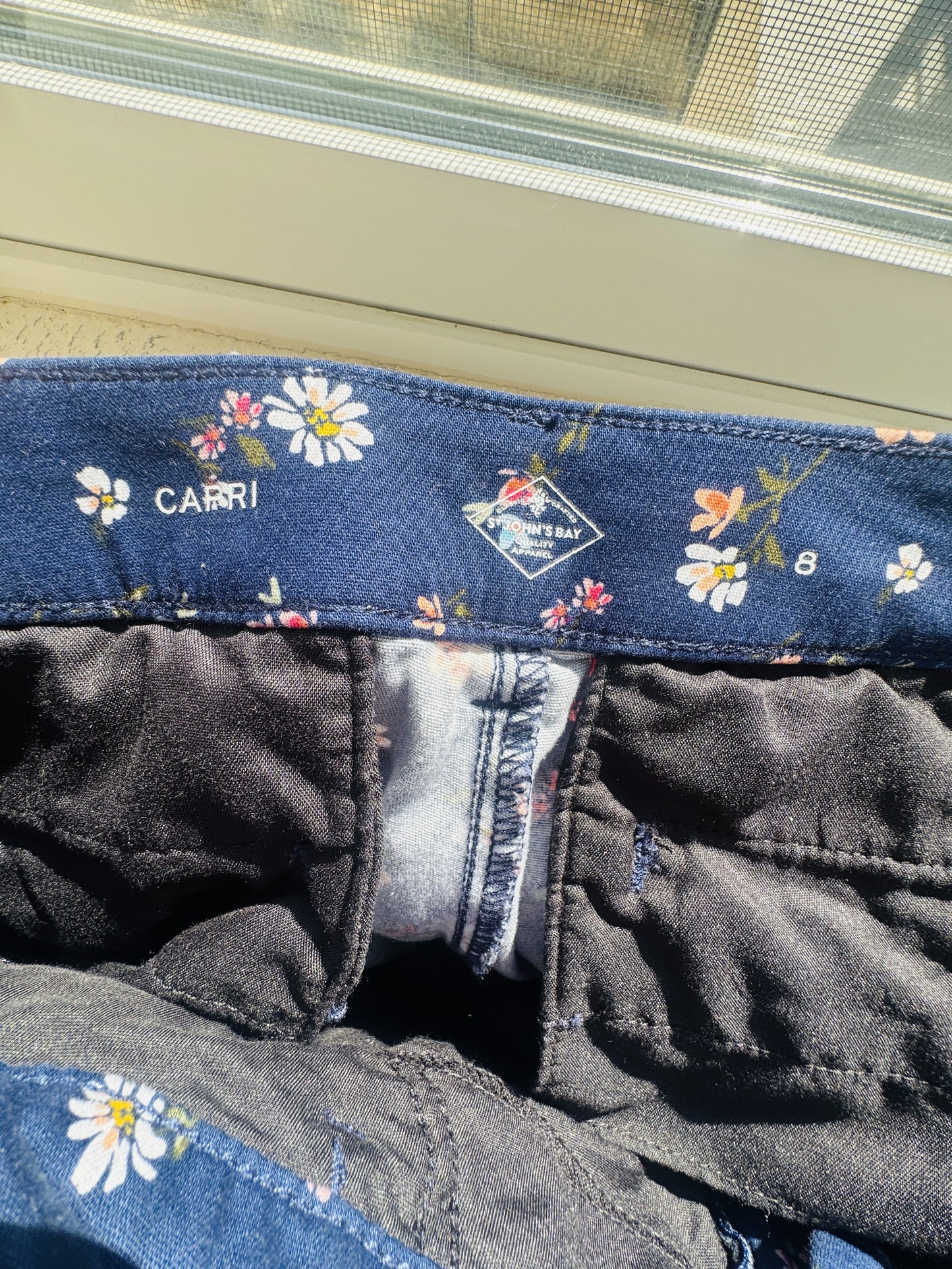 St. John's Bay Navy Floral Capri Pants - Size 8