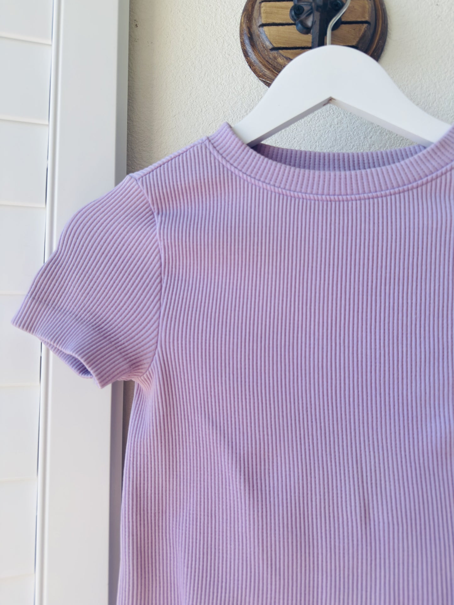 Old Navy Seamless Ribbed Short Sleeve Tee - Size M