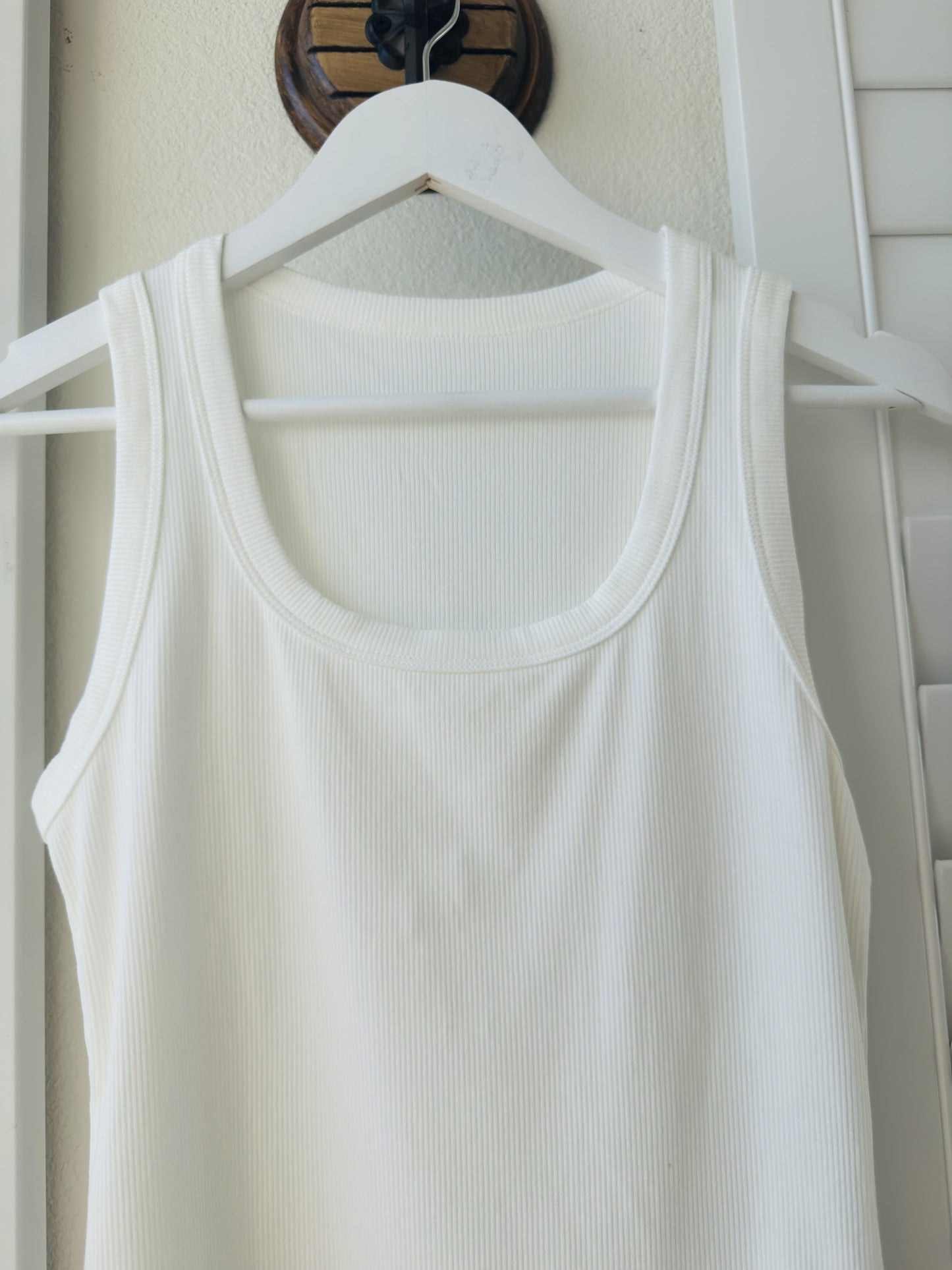 LYANER Ribbed Knit Scoop Neck Tank Tops 2-Pack - Size S