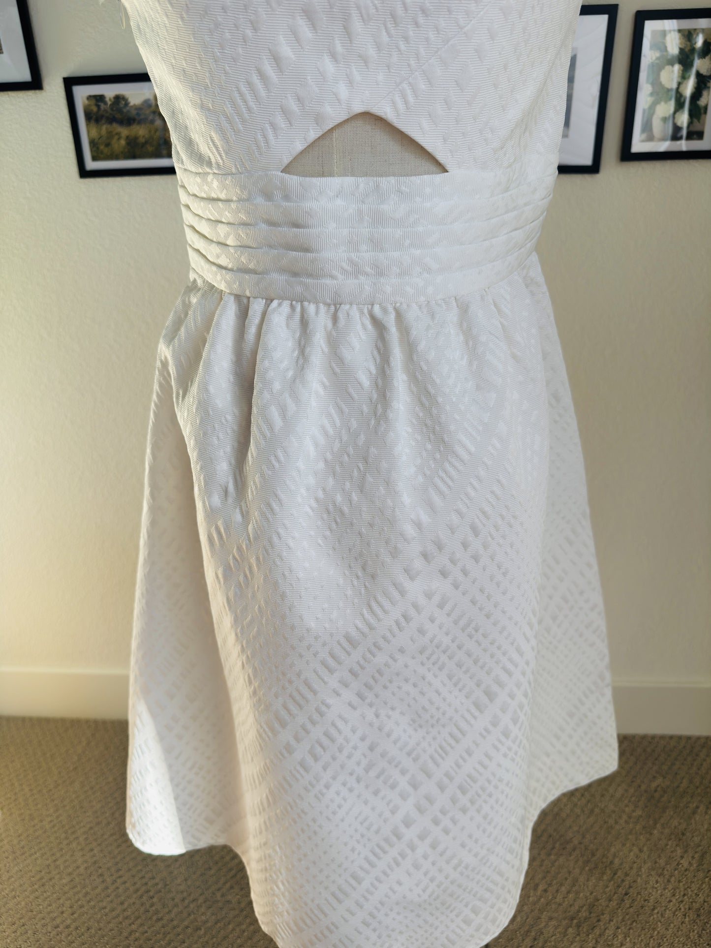 Max and Cleo White Strapless Jacquard Bow Dress - Size 8