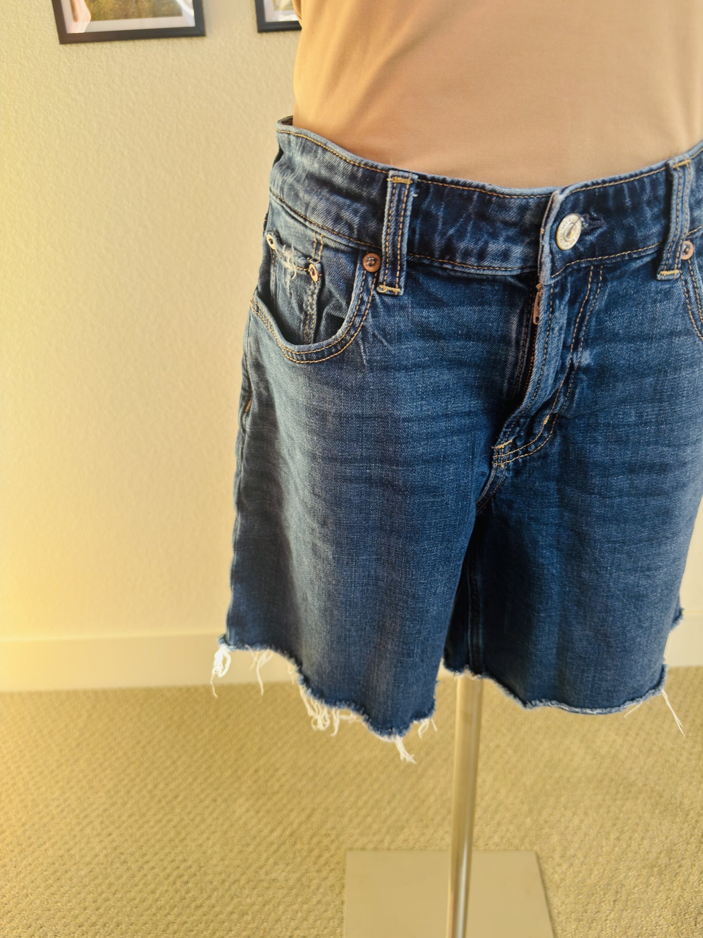American Eagle Stretch Raw Hem Denim Bermuda Shorts Size 4