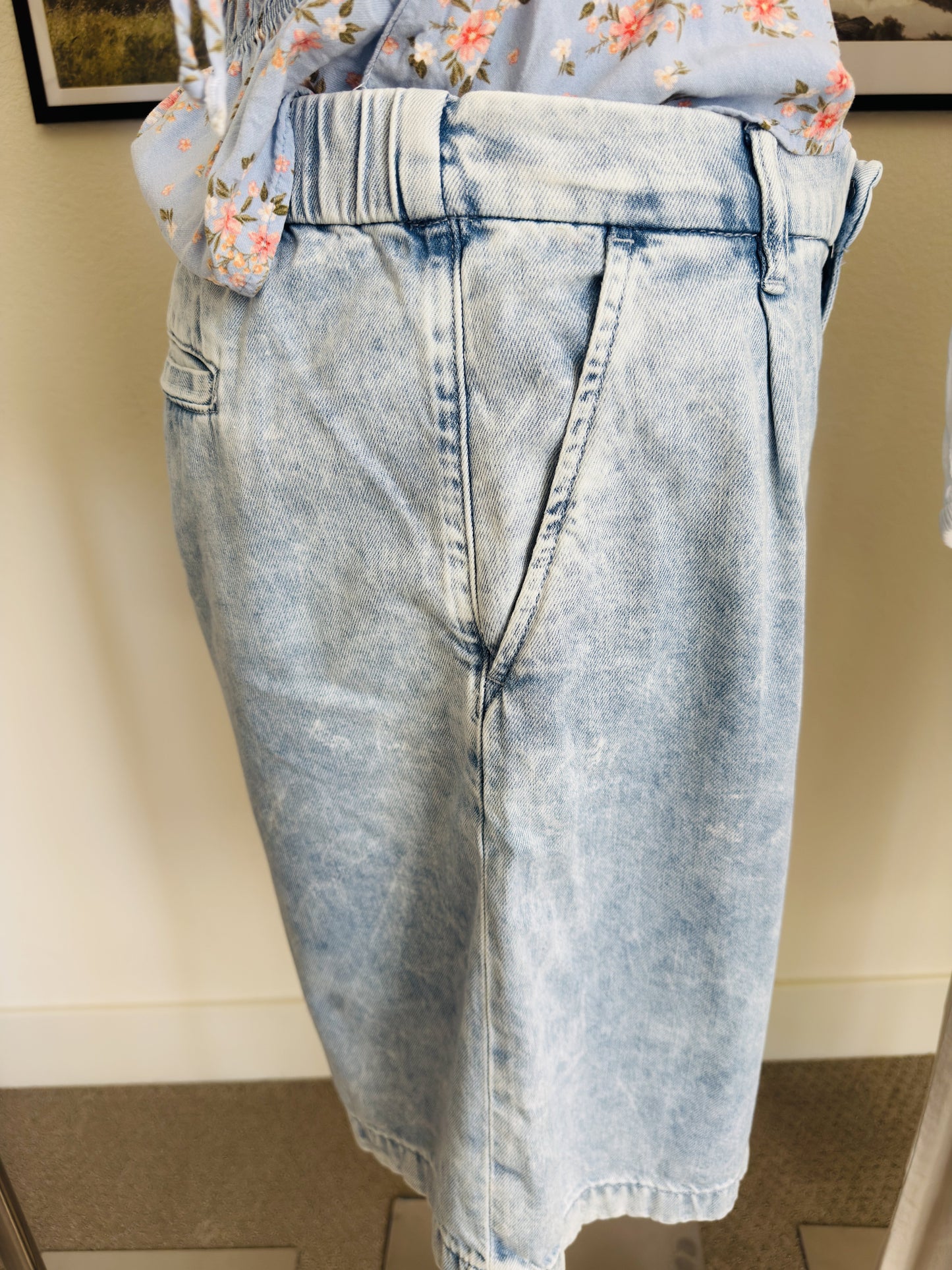 GAP Light Wash Pleated Denim Bermuda Shorts - Size L