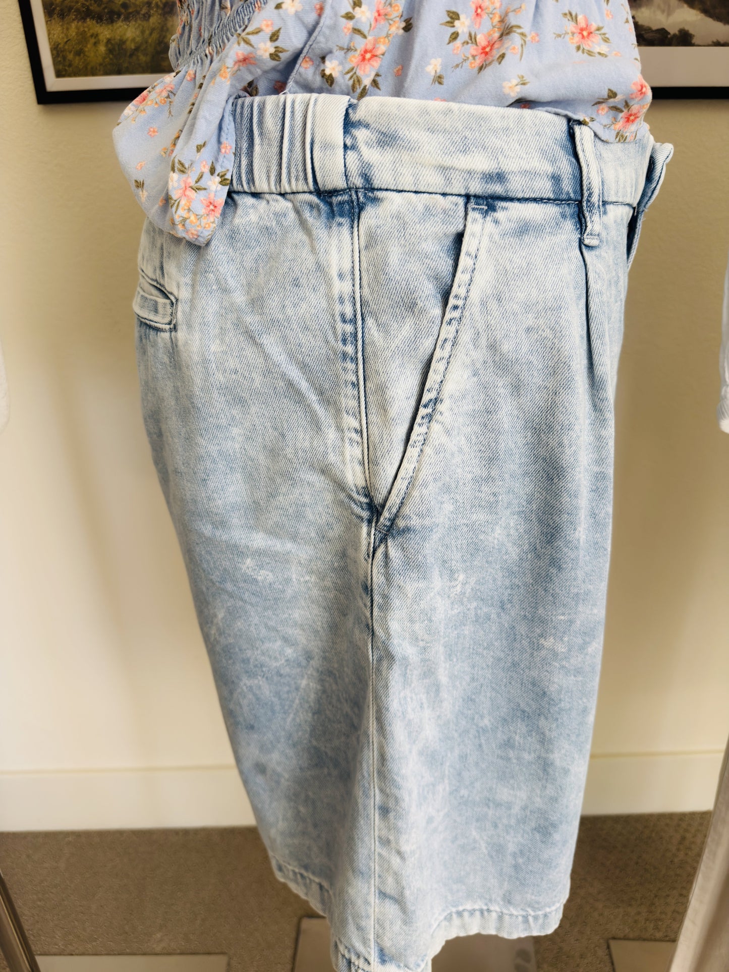 GAP Light Wash Pleated Denim Bermuda Shorts - Size L
