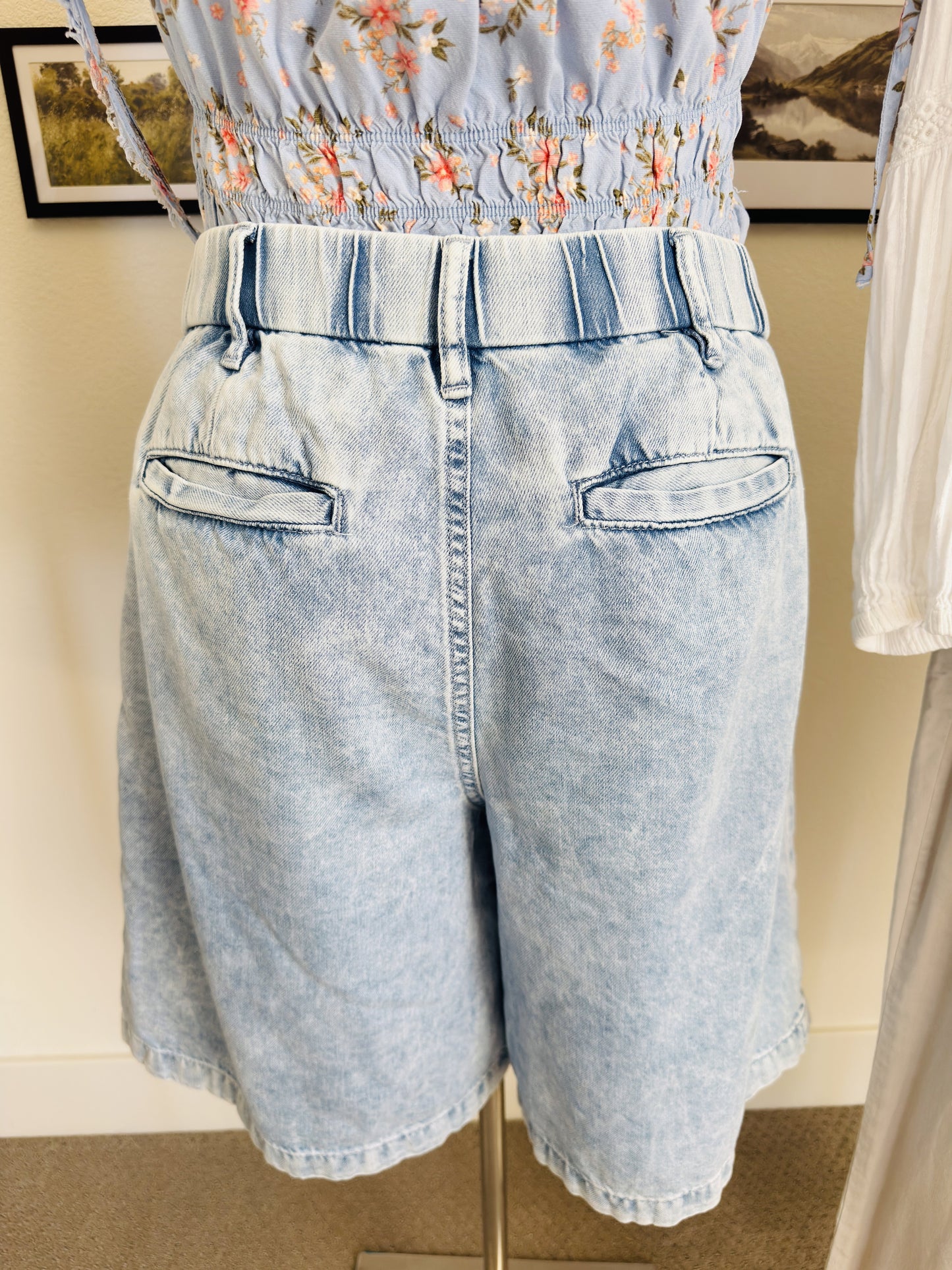 GAP Light Wash Pleated Denim Bermuda Shorts - Size L