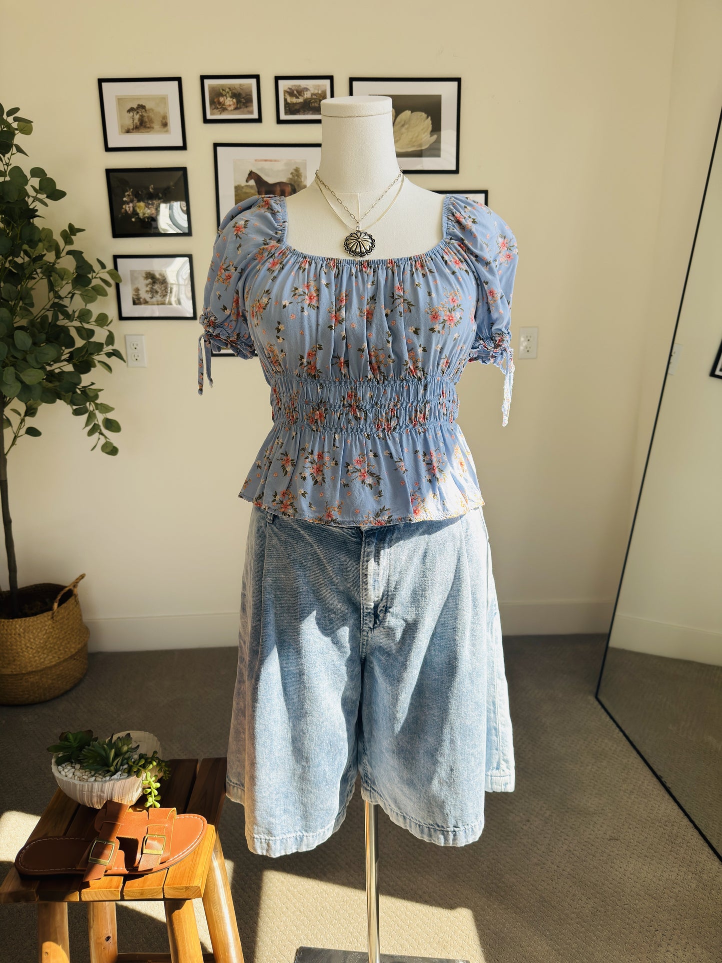 GAP Light Wash Pleated Denim Bermuda Shorts - Size L