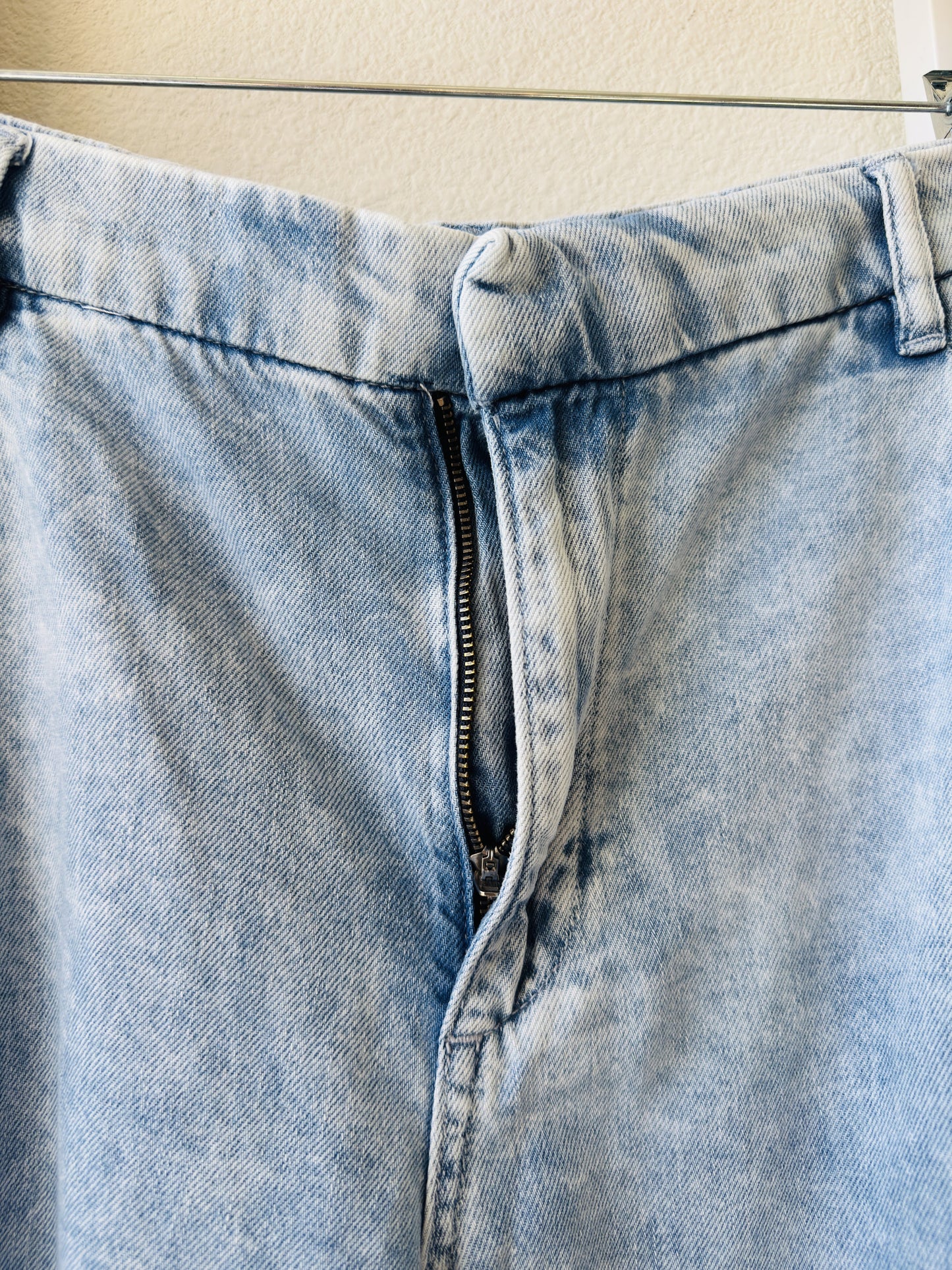 GAP Light Wash Pleated Denim Bermuda Shorts - Size L