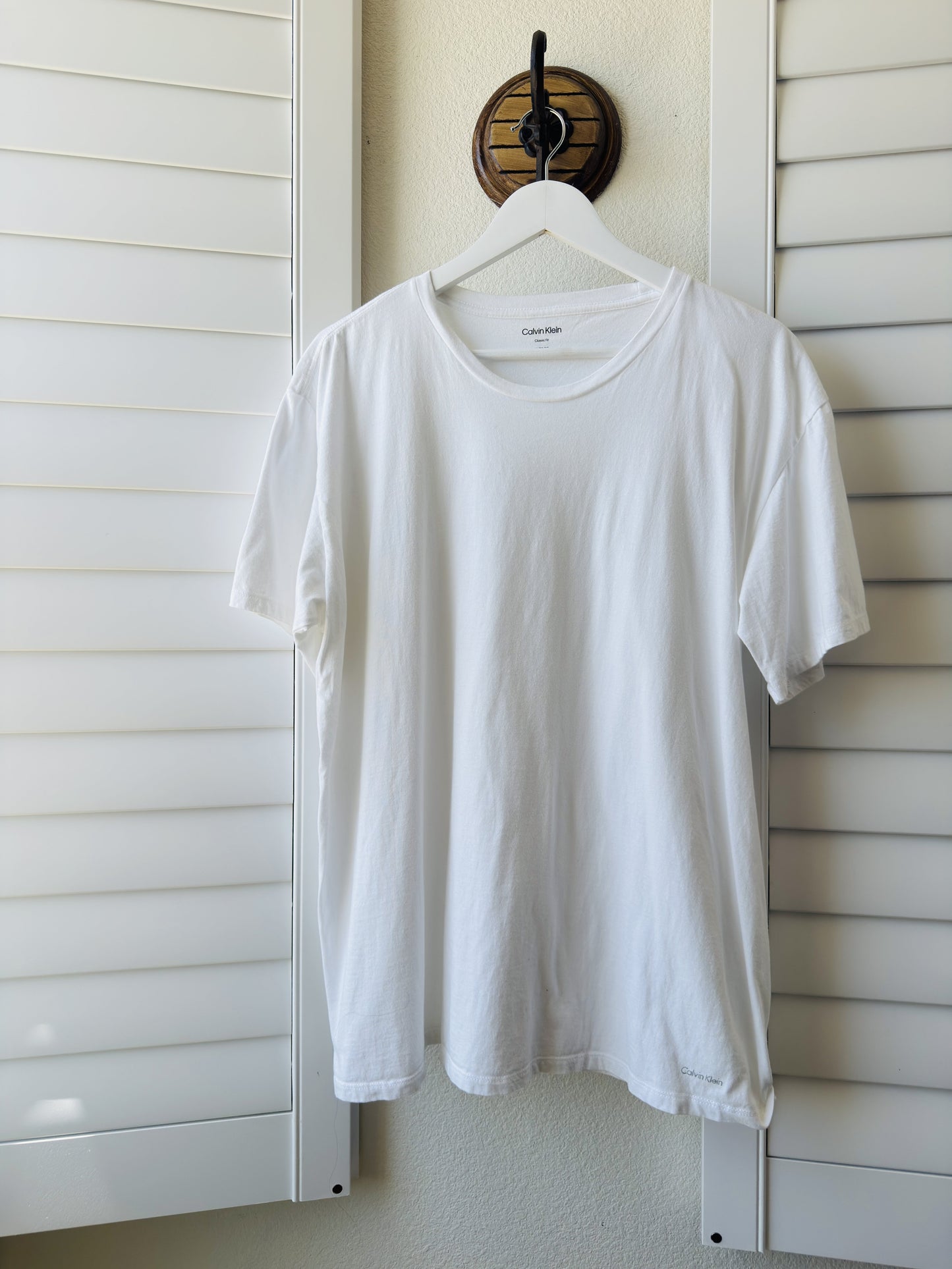 Calvin Klein Classic Fit White Crewneck T-Shirt - Size XL