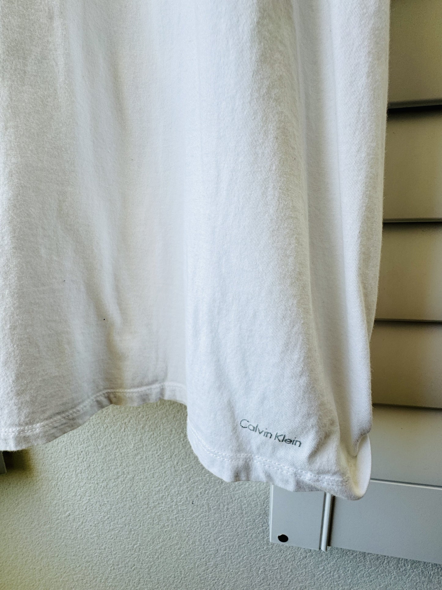Calvin Klein Classic Fit White Crewneck T-Shirt - Size XL