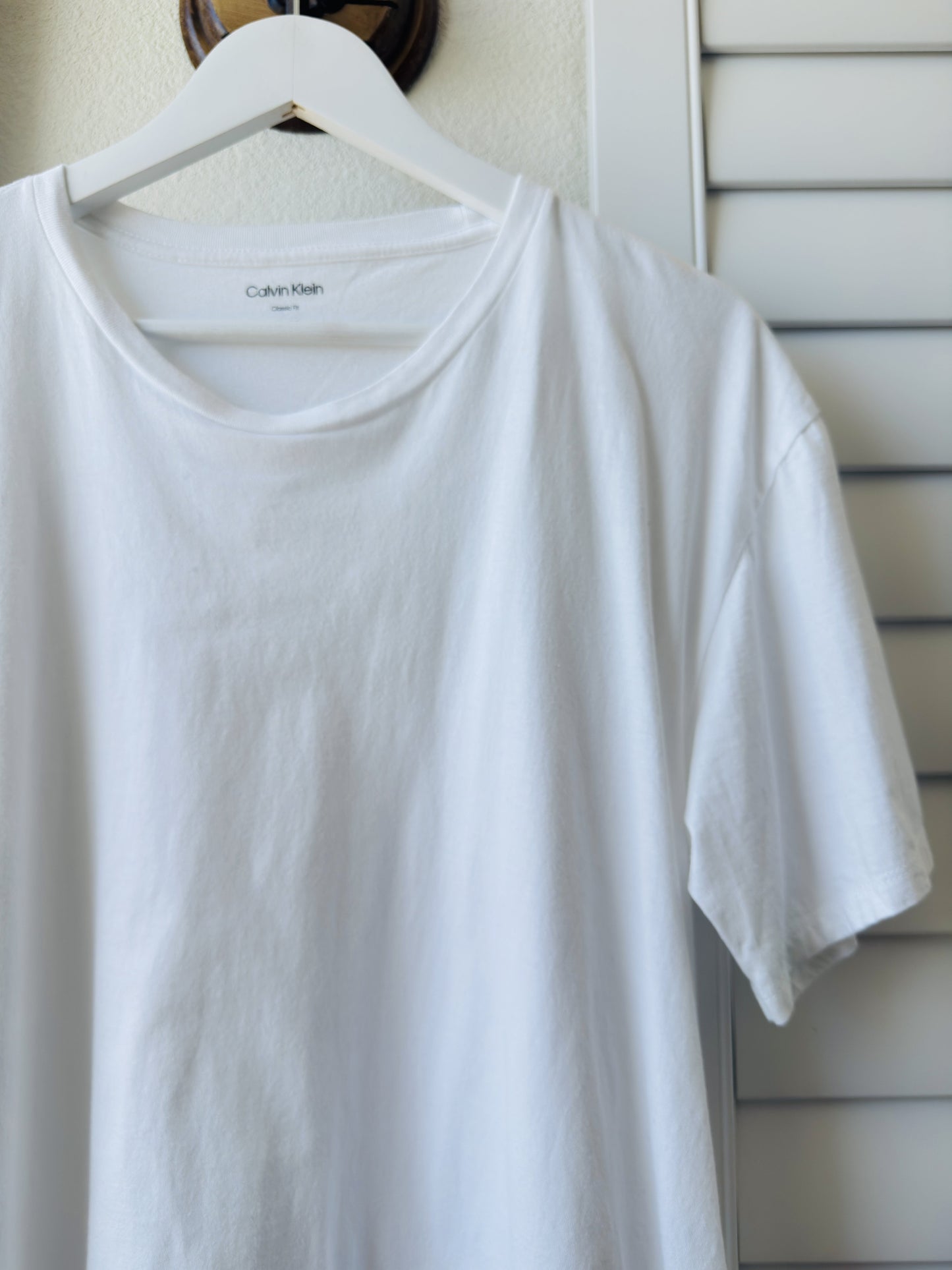 Calvin Klein Classic Fit White Crewneck T-Shirt - Size XL