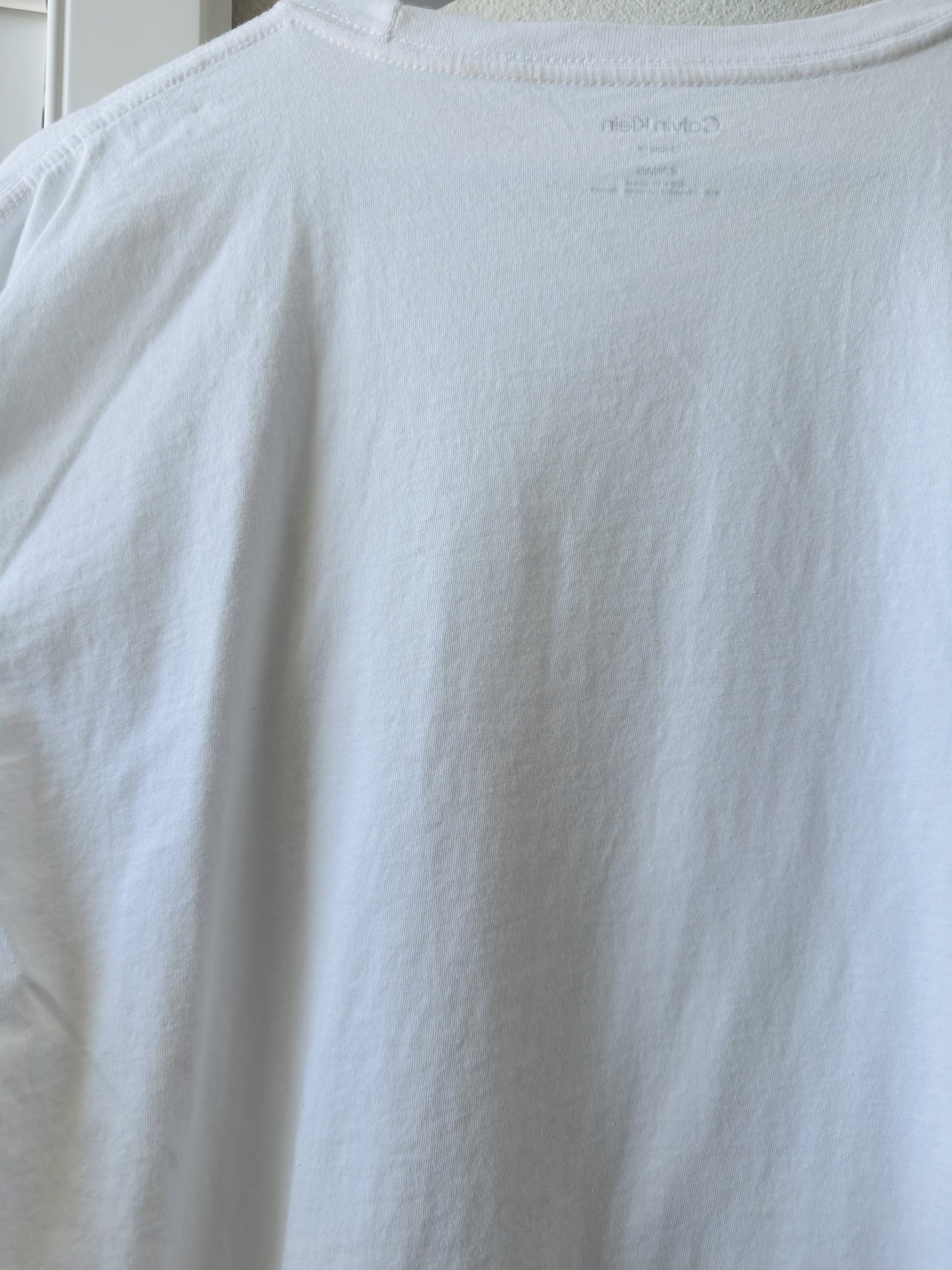 Calvin Klein Classic Fit White Crewneck T-Shirt - Size XL