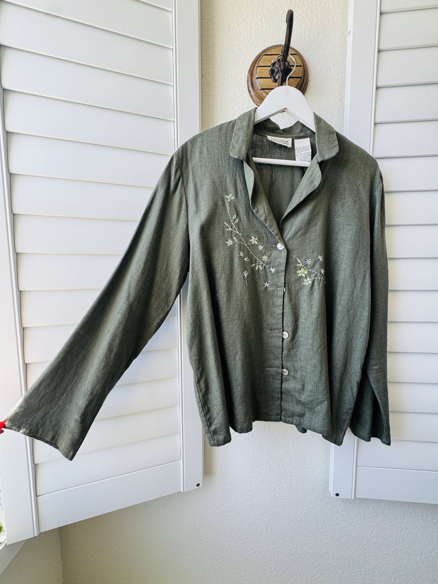 Uniform John Paul Richard Embroidered Linen Blend Shirt Size L