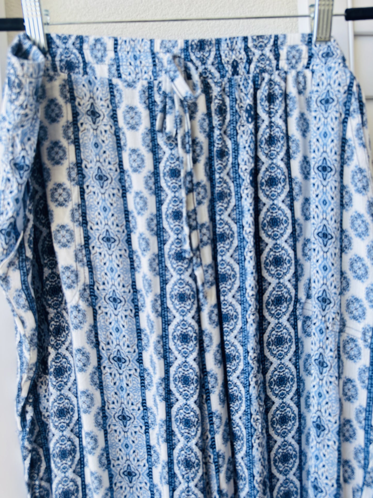 Westport Woman Blue and White Patterned Wide Leg Pants Size 1X