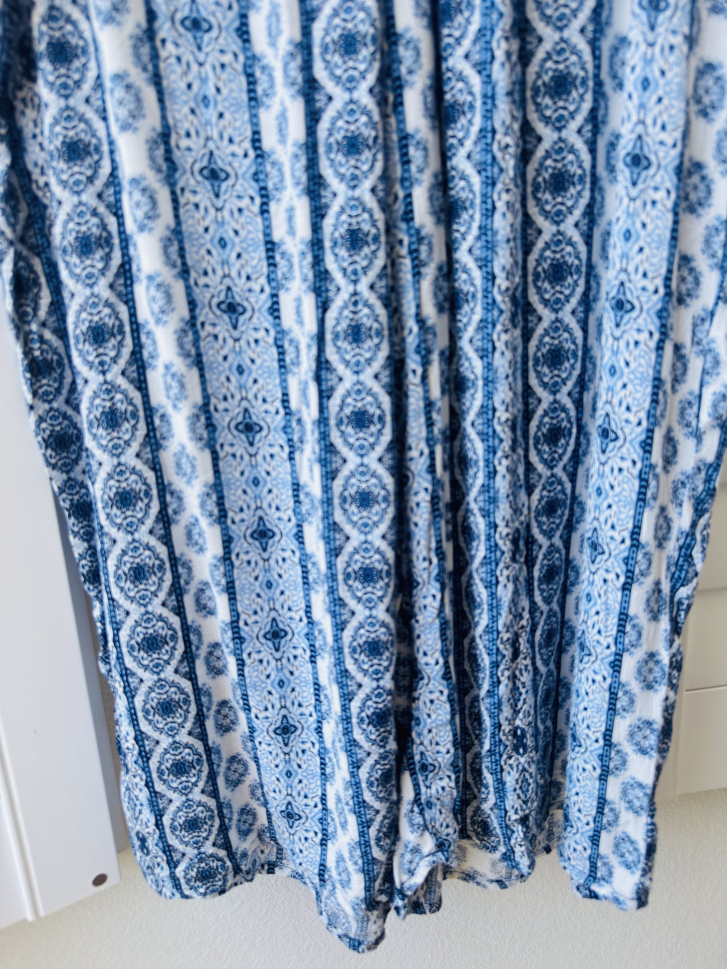 Westport Woman Blue and White Patterned Wide Leg Pants Size 1X