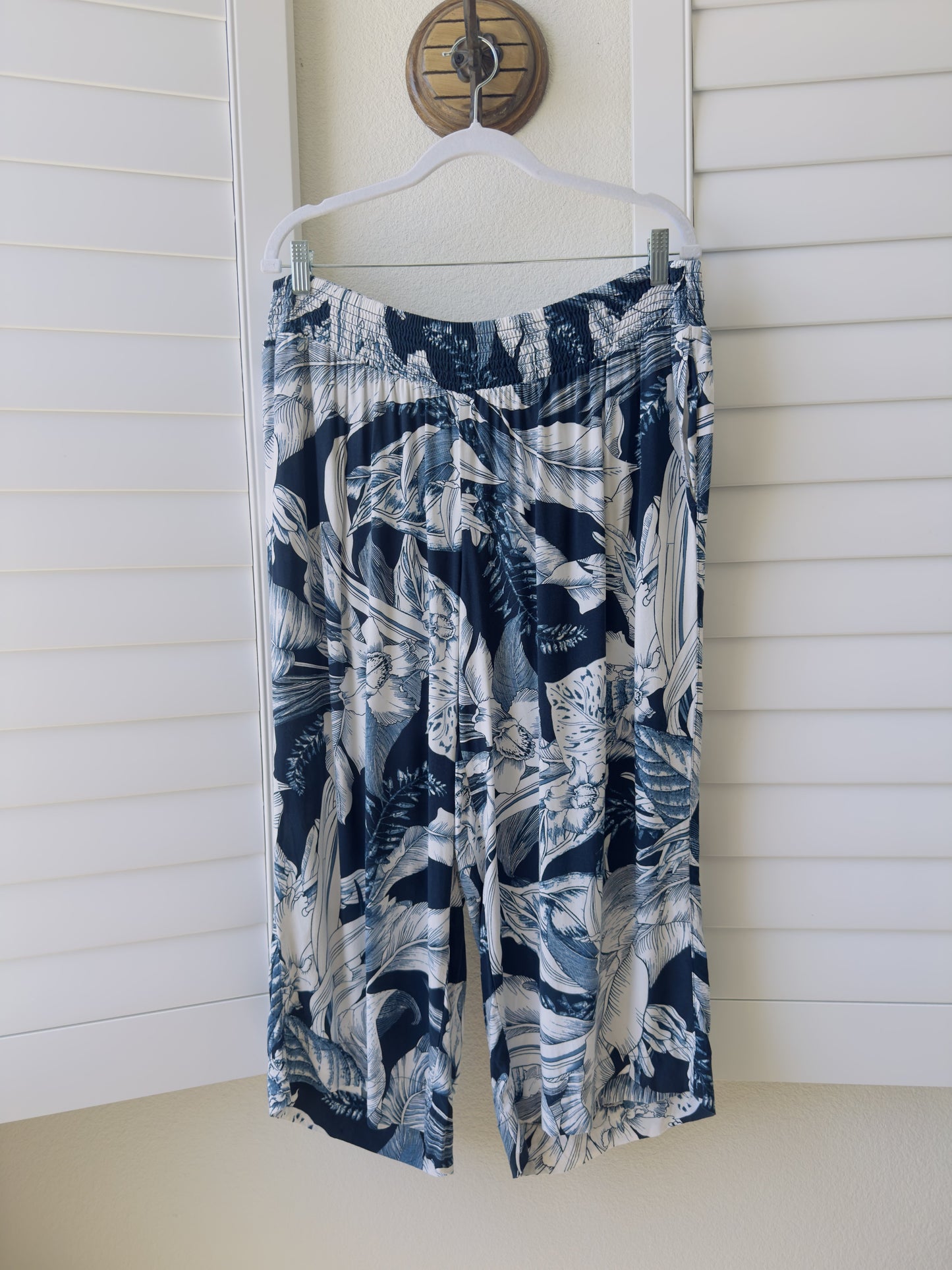 Philosophy Woman Blue Tropical Smocked Crop Pants Size 1X