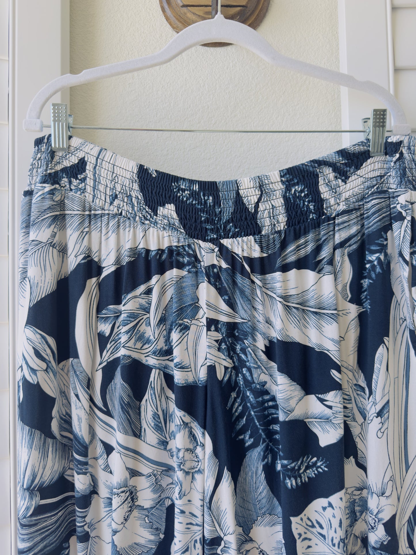 Philosophy Woman Blue Tropical Smocked Crop Pants Size 1X