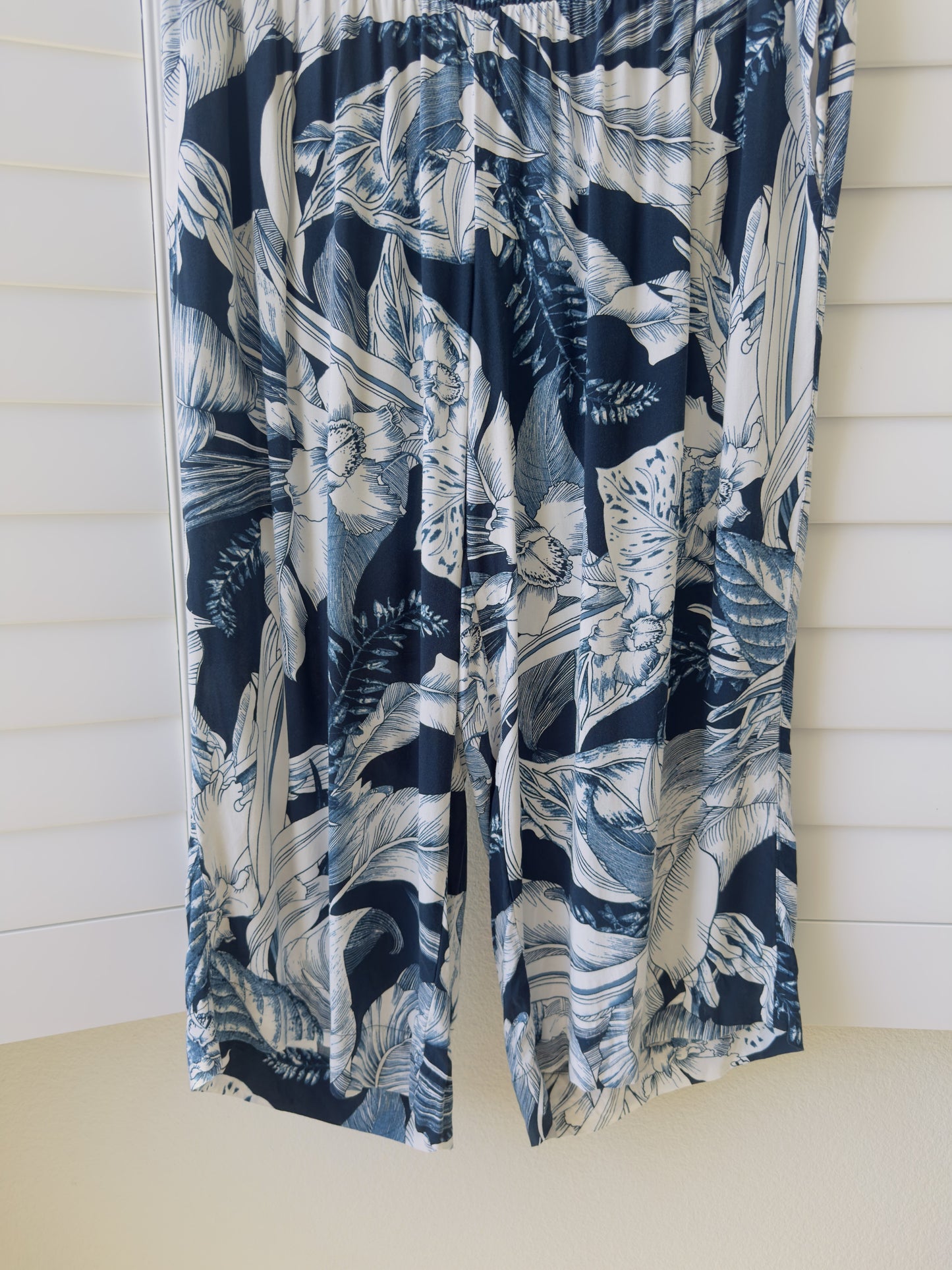 Philosophy Woman Blue Tropical Smocked Crop Pants Size 1X