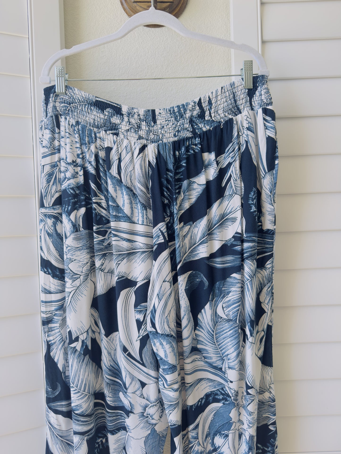 Philosophy Woman Blue Tropical Smocked Crop Pants Size 1X