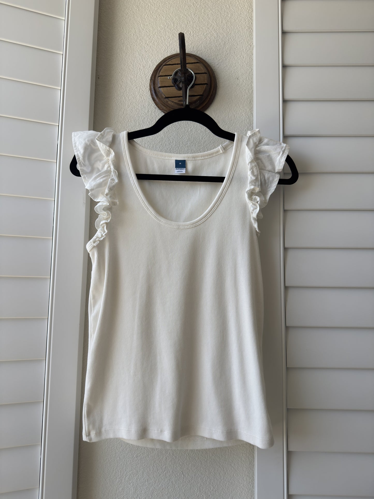 Old Navy White Ribbed Ruffle-Sleeve Top - Size M