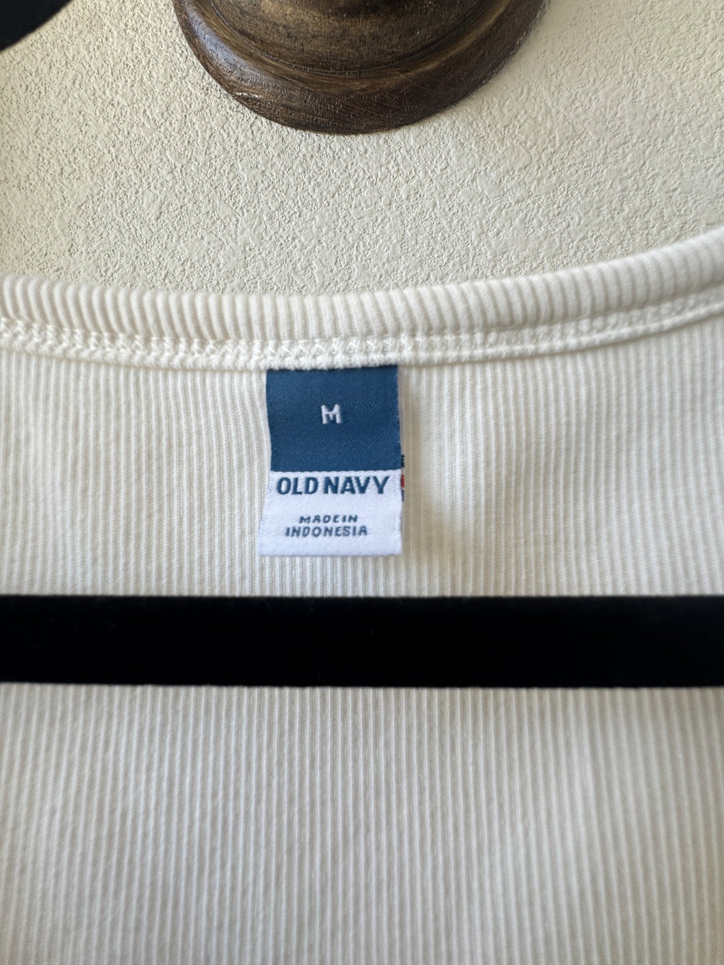 Old Navy White Ribbed Ruffle-Sleeve Top - Size M
