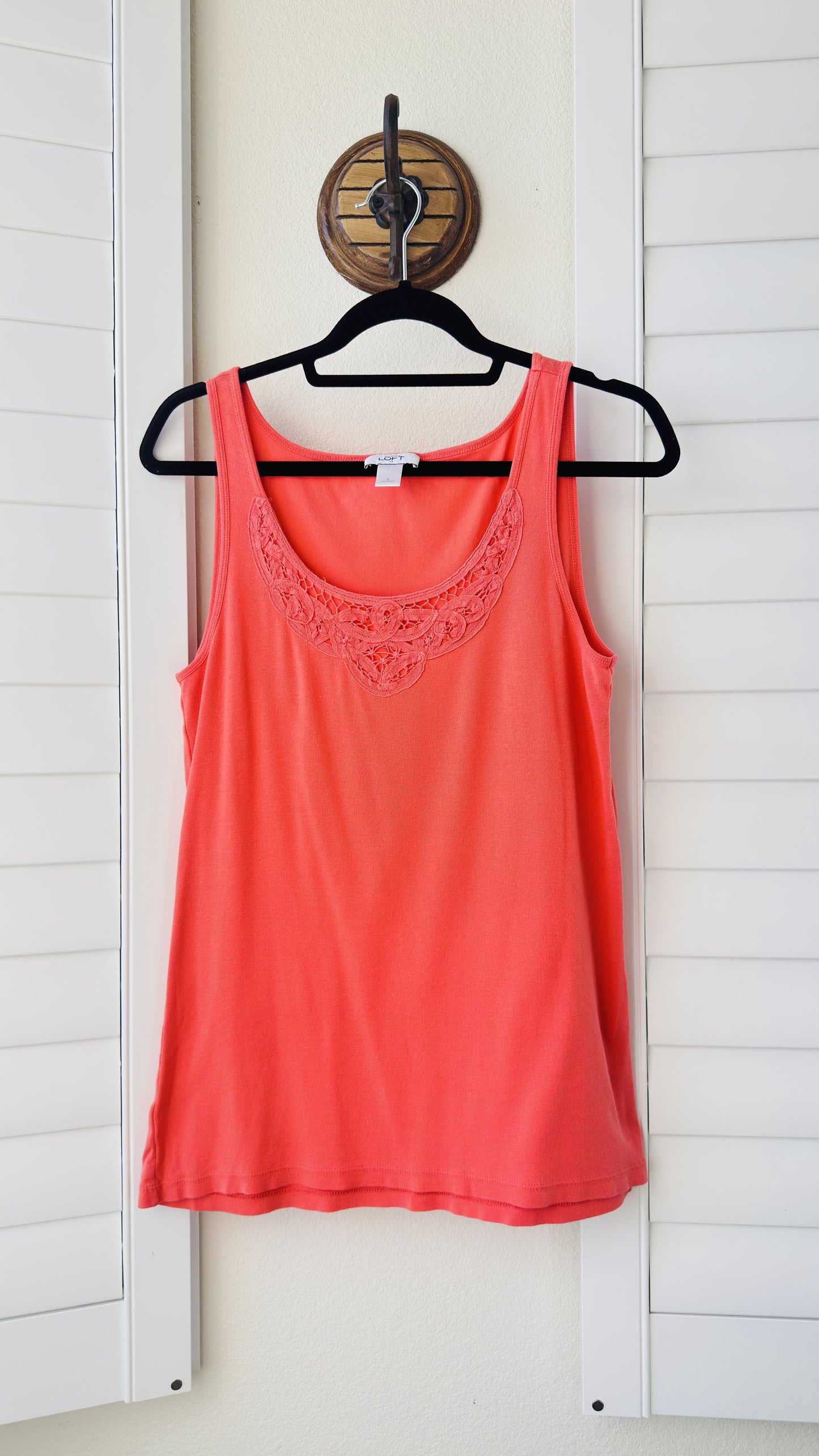 LOFT Coral Pink Lace Trim Scoop Neck Tank Top - Size L