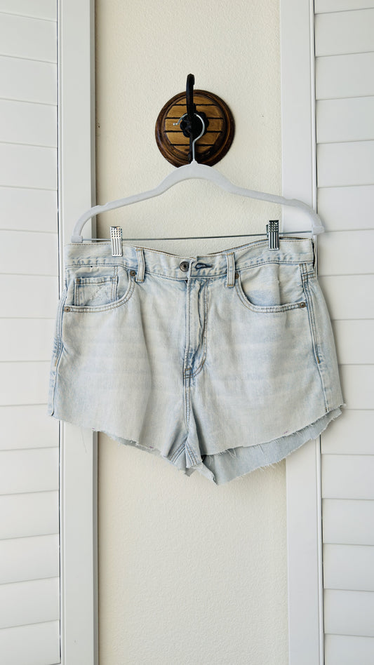 American Eagle Light Wash Distressed Mom Jean Shorts Size 12