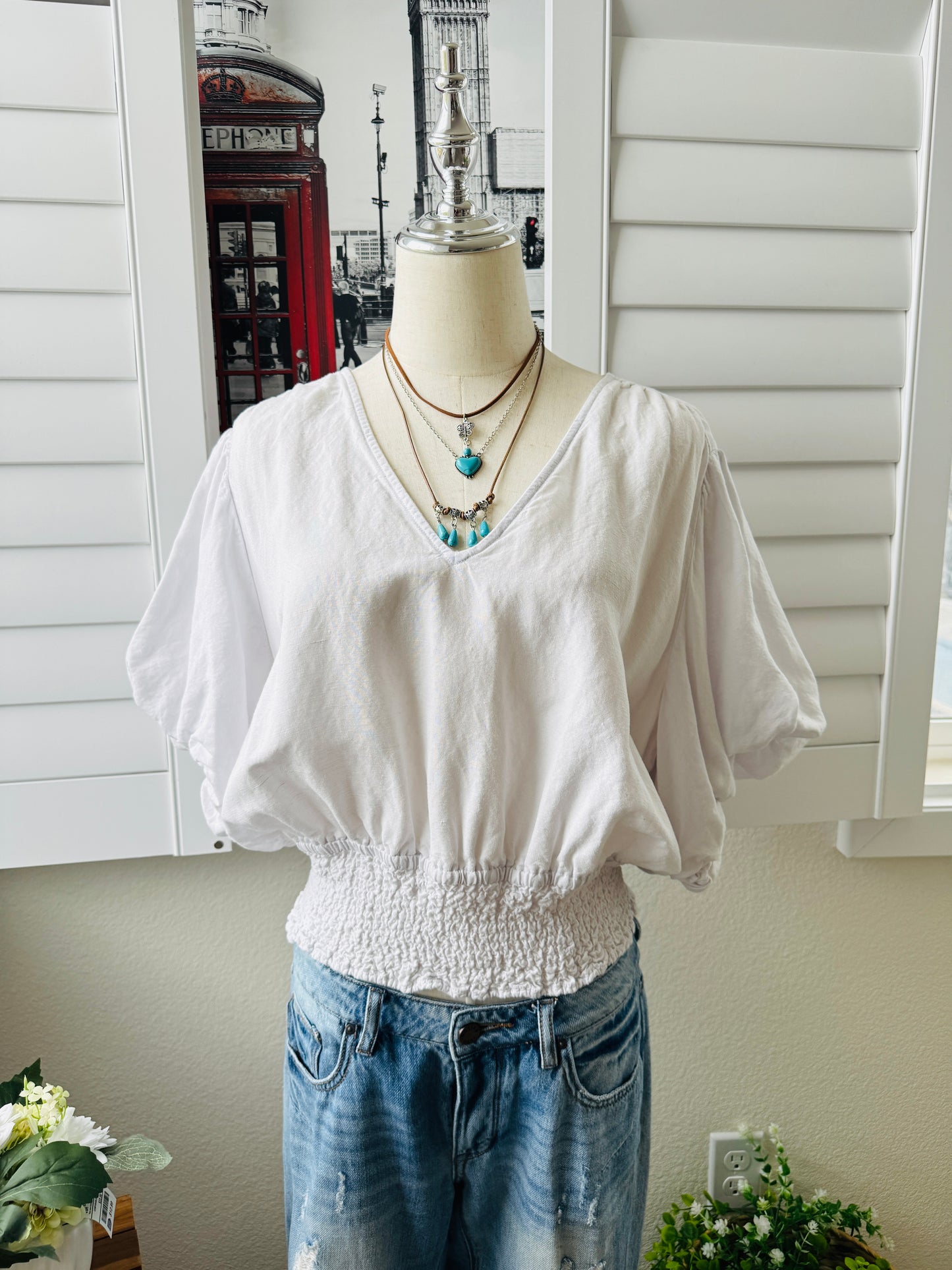 Express. Size XL. White Linen Blend V-Neck Smocked Waist Blouse