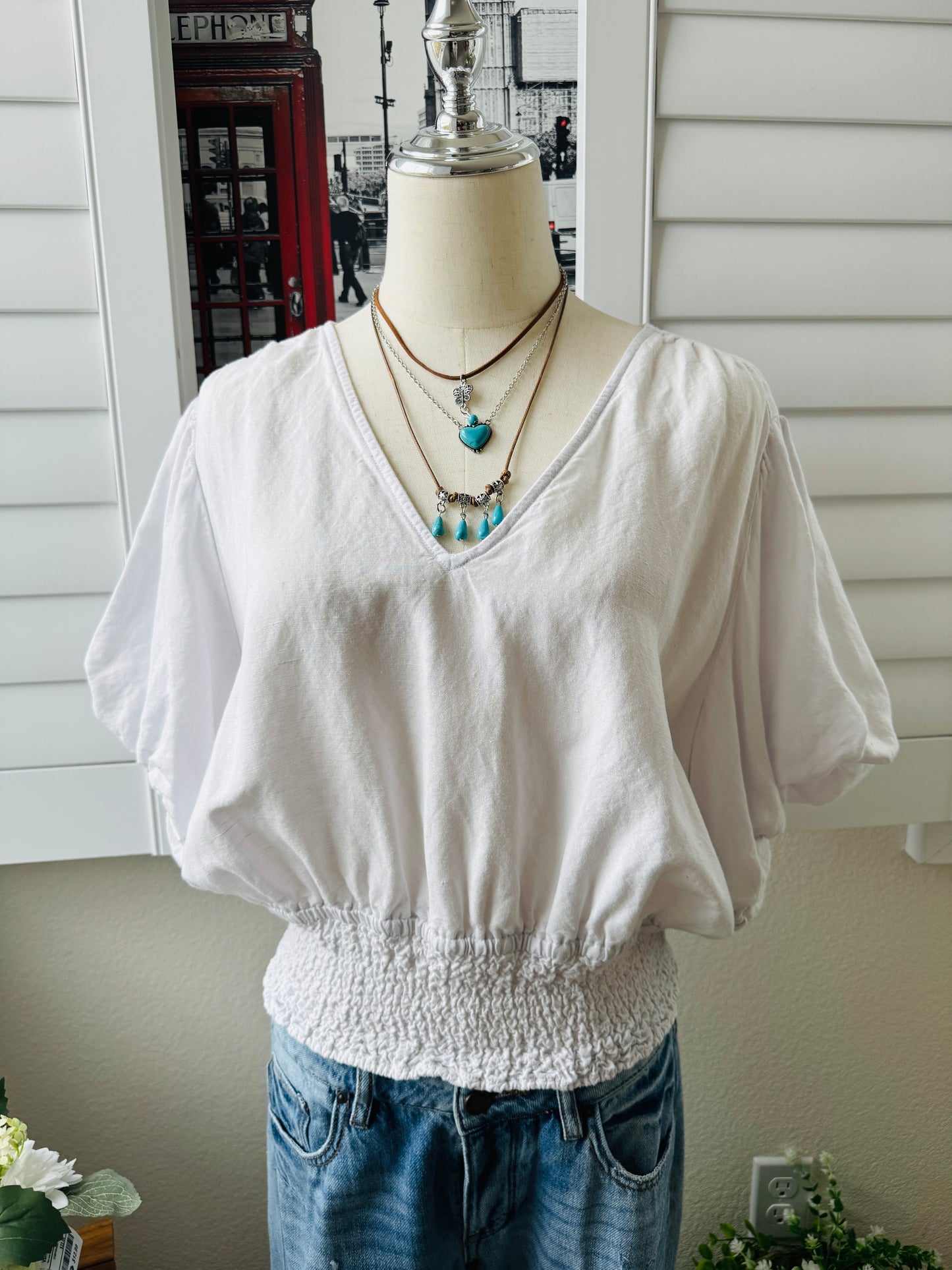 Express. Size XL. White Linen Blend V-Neck Smocked Waist Blouse