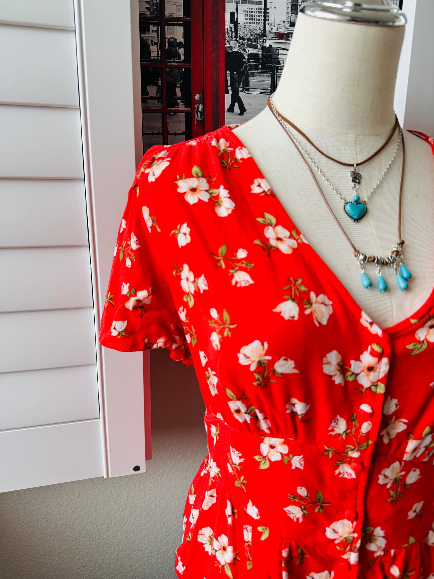 Old Navy Red Floral V-Neck Button-Front Peplum Blouse