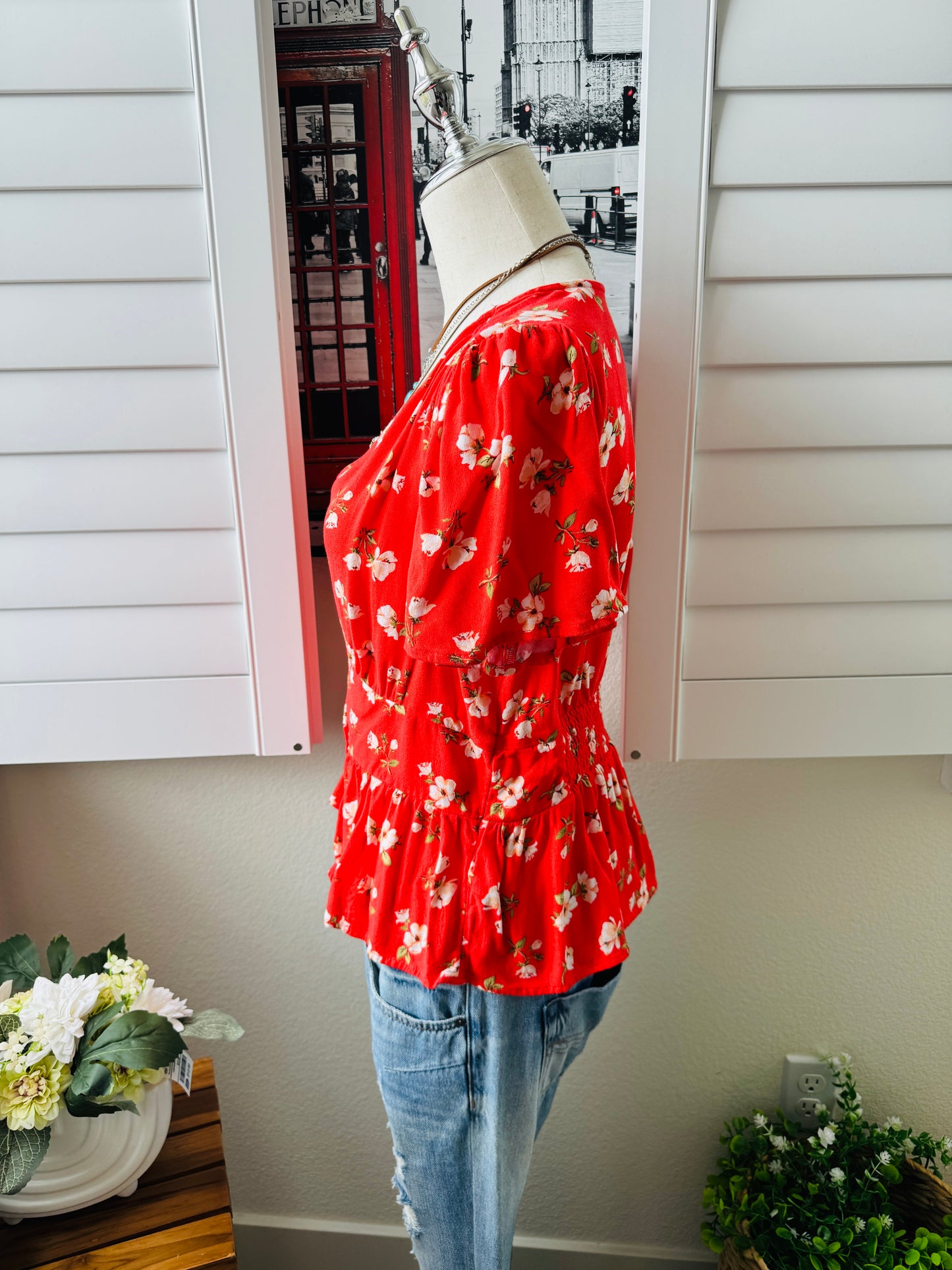 Old Navy Red Floral V-Neck Button-Front Peplum Blouse