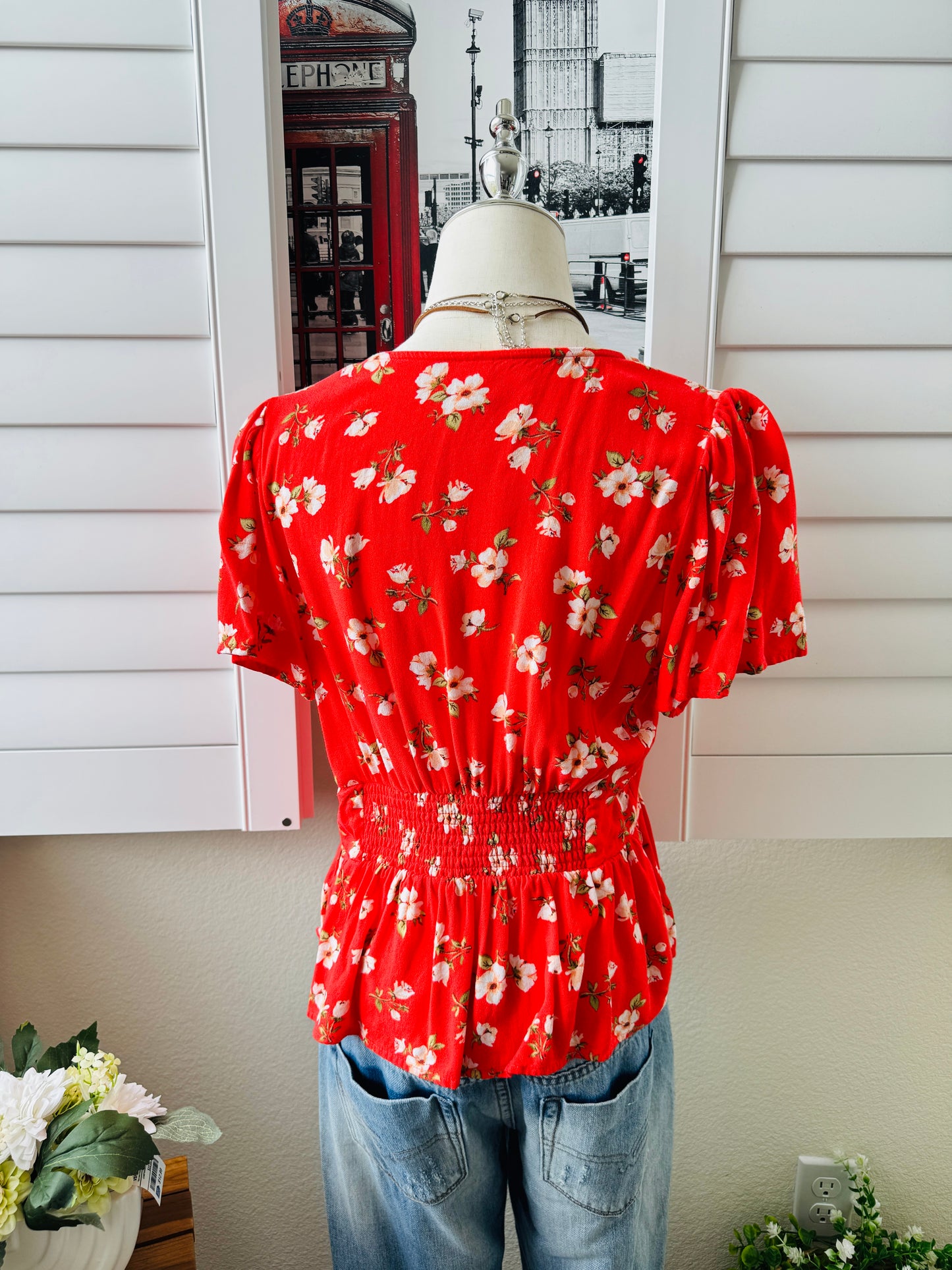 Old Navy Red Floral V-Neck Button-Front Peplum Blouse