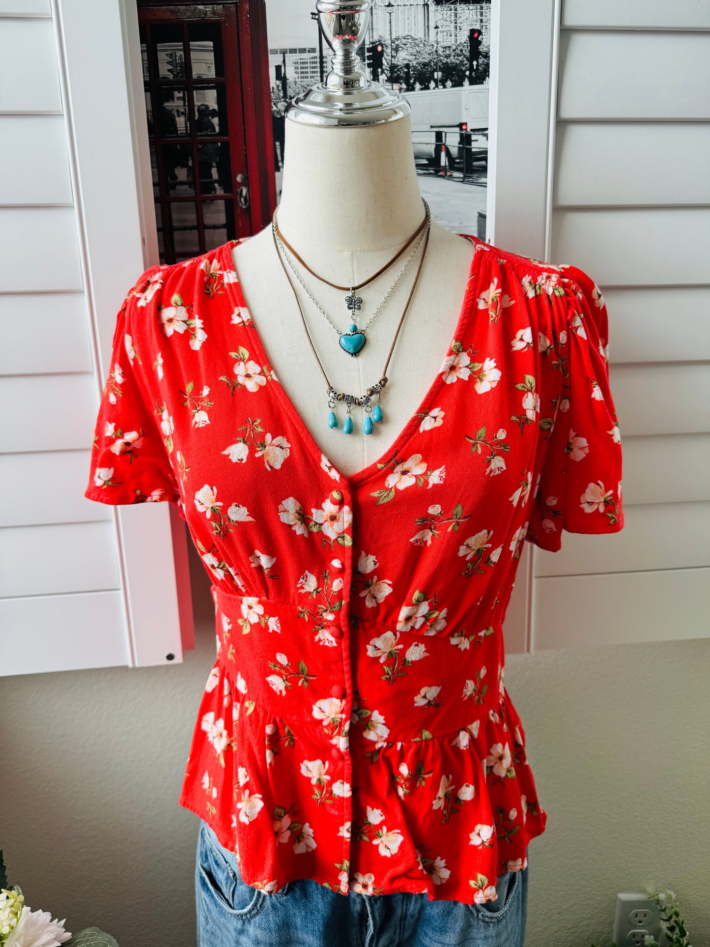 Old Navy Red Floral V-Neck Button-Front Peplum Blouse