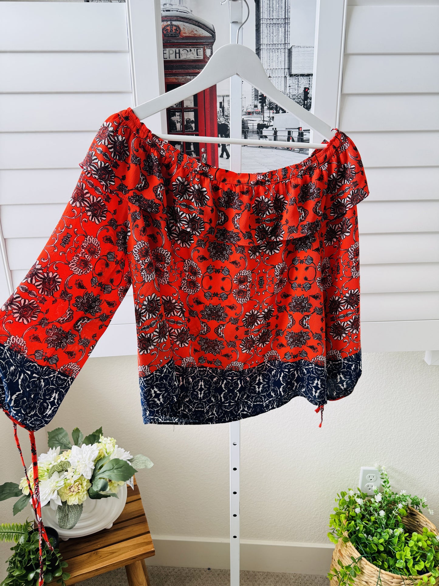 C&C California Red Floral Off-the-Shoulder Blouse Size L