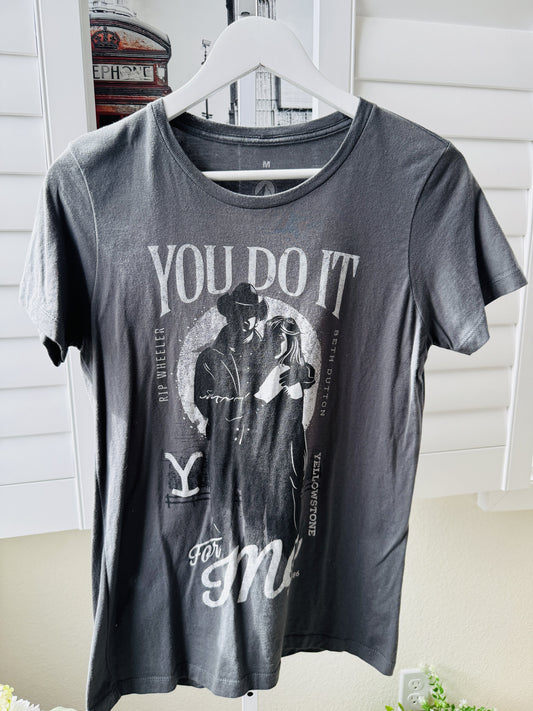 Yellowstone Rip & Beth Graphic Tee - Size M