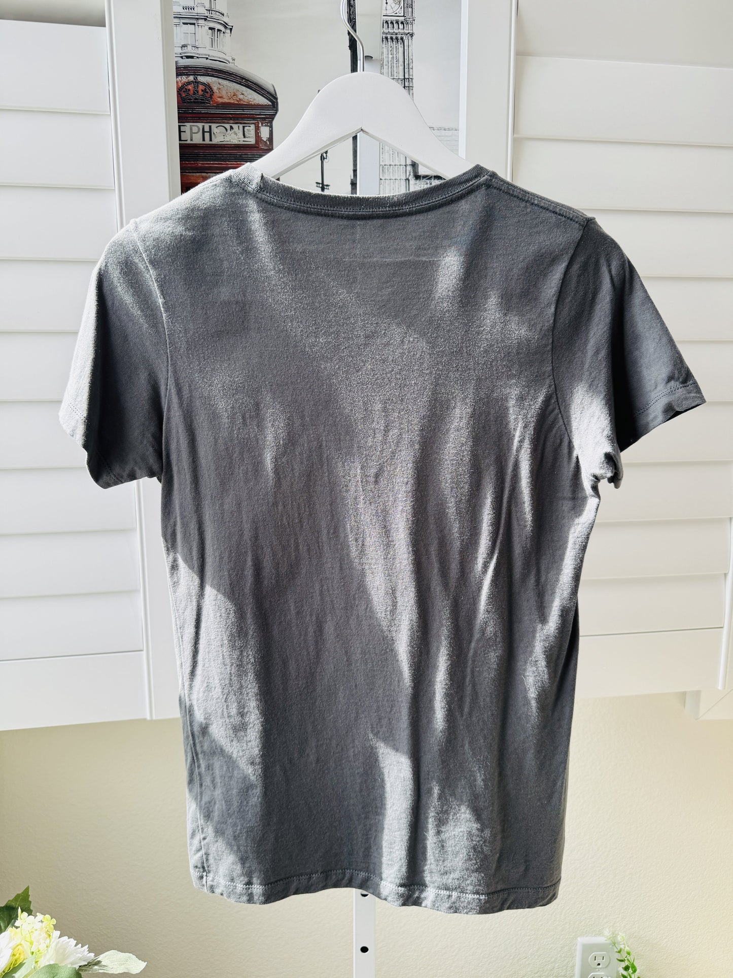 Yellowstone Rip & Beth Graphic Tee - Size M