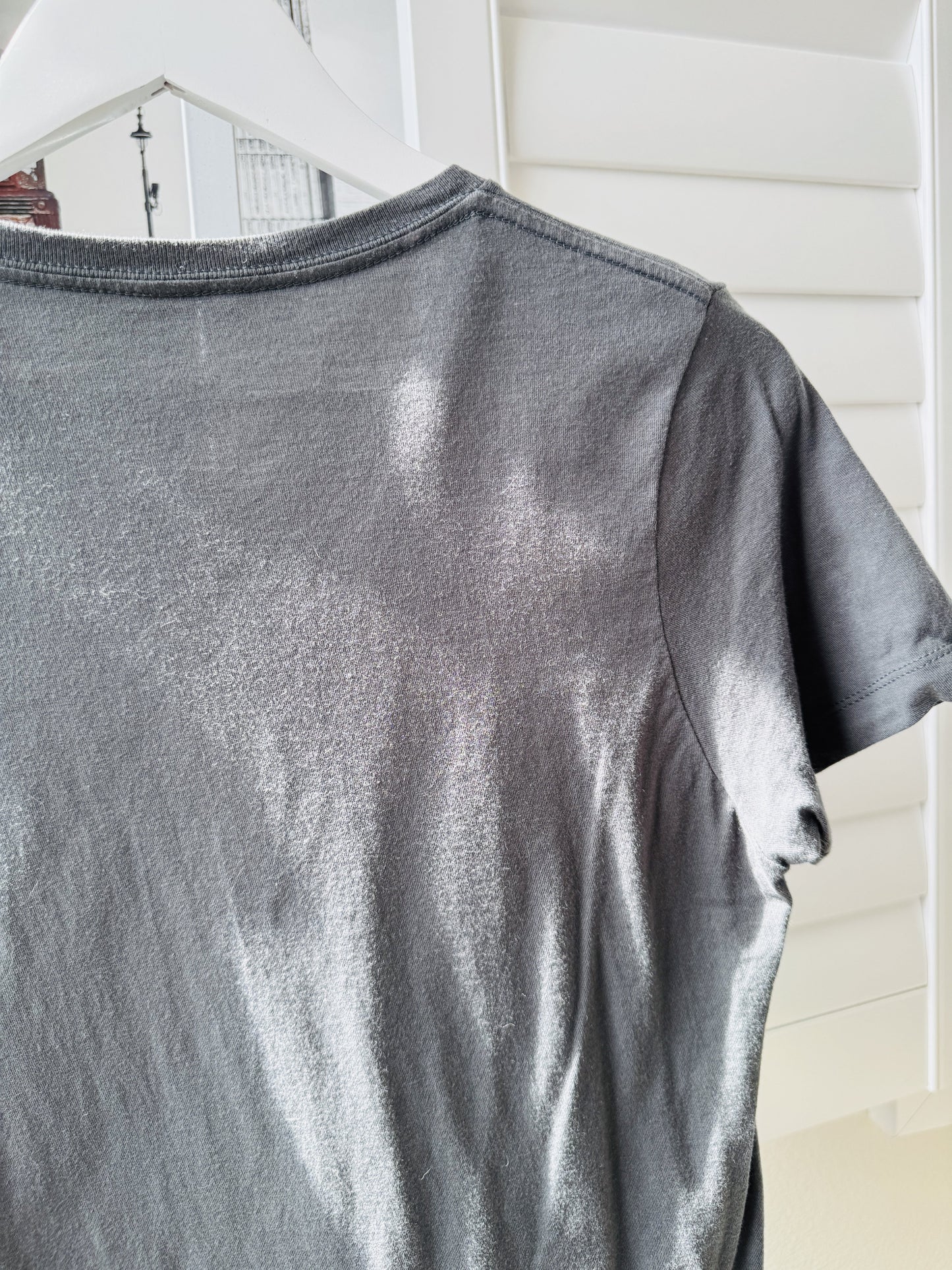 Yellowstone Rip & Beth Graphic Tee - Size M