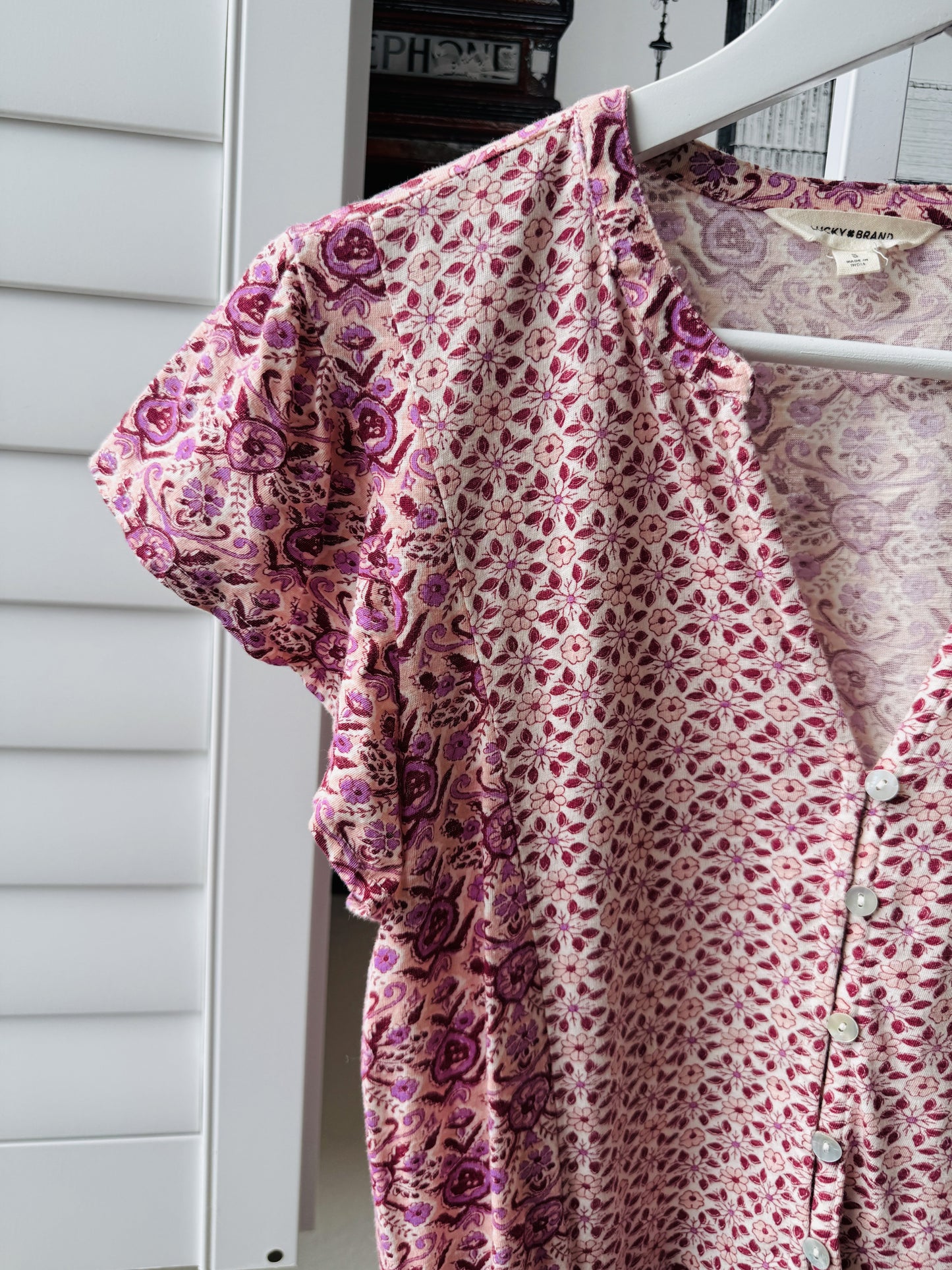 Lucky Brand Pink Floral Button-Front Flutter Sleeve Top Size S