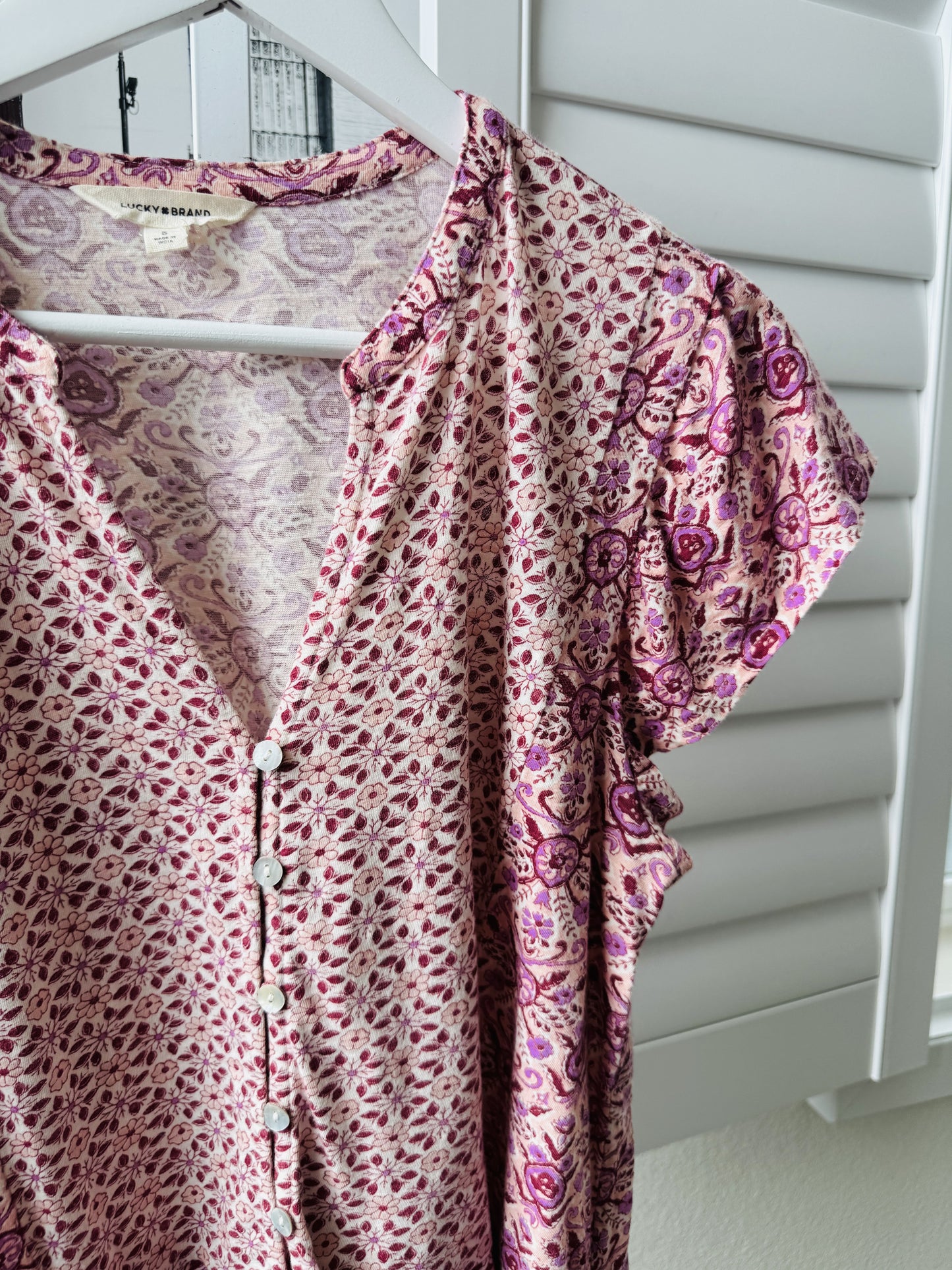 Lucky Brand Pink Floral Button-Front Flutter Sleeve Top Size S