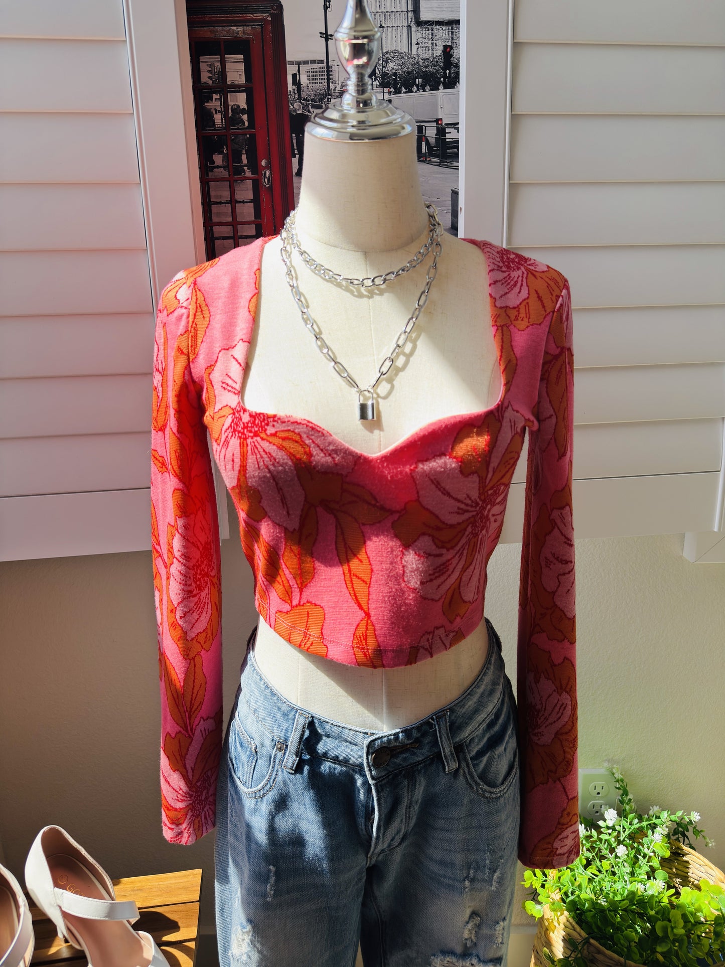Zara Pink and Orange Floral Knit Crop Top - Size M